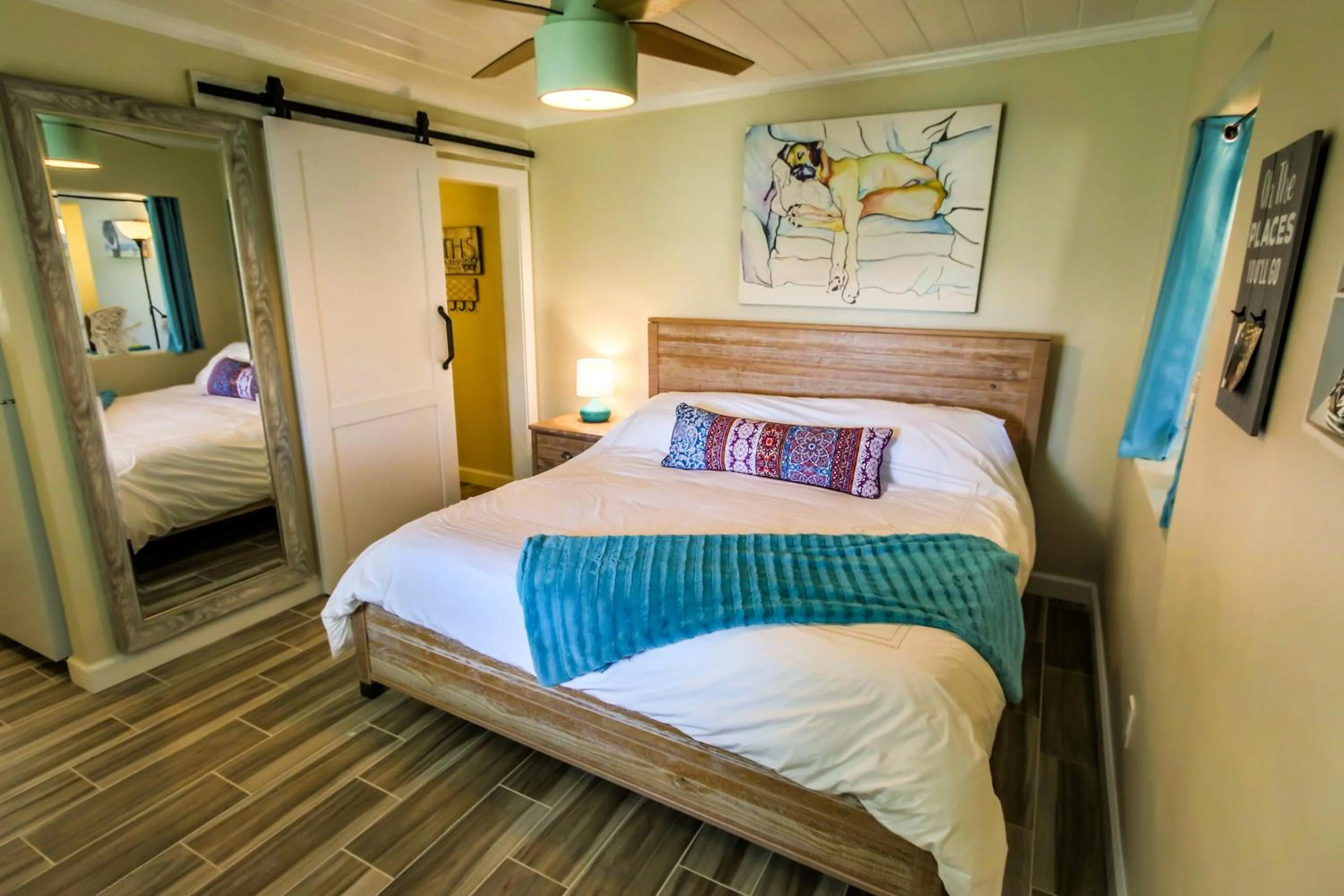 Bed in Island View Cottages Sebastian