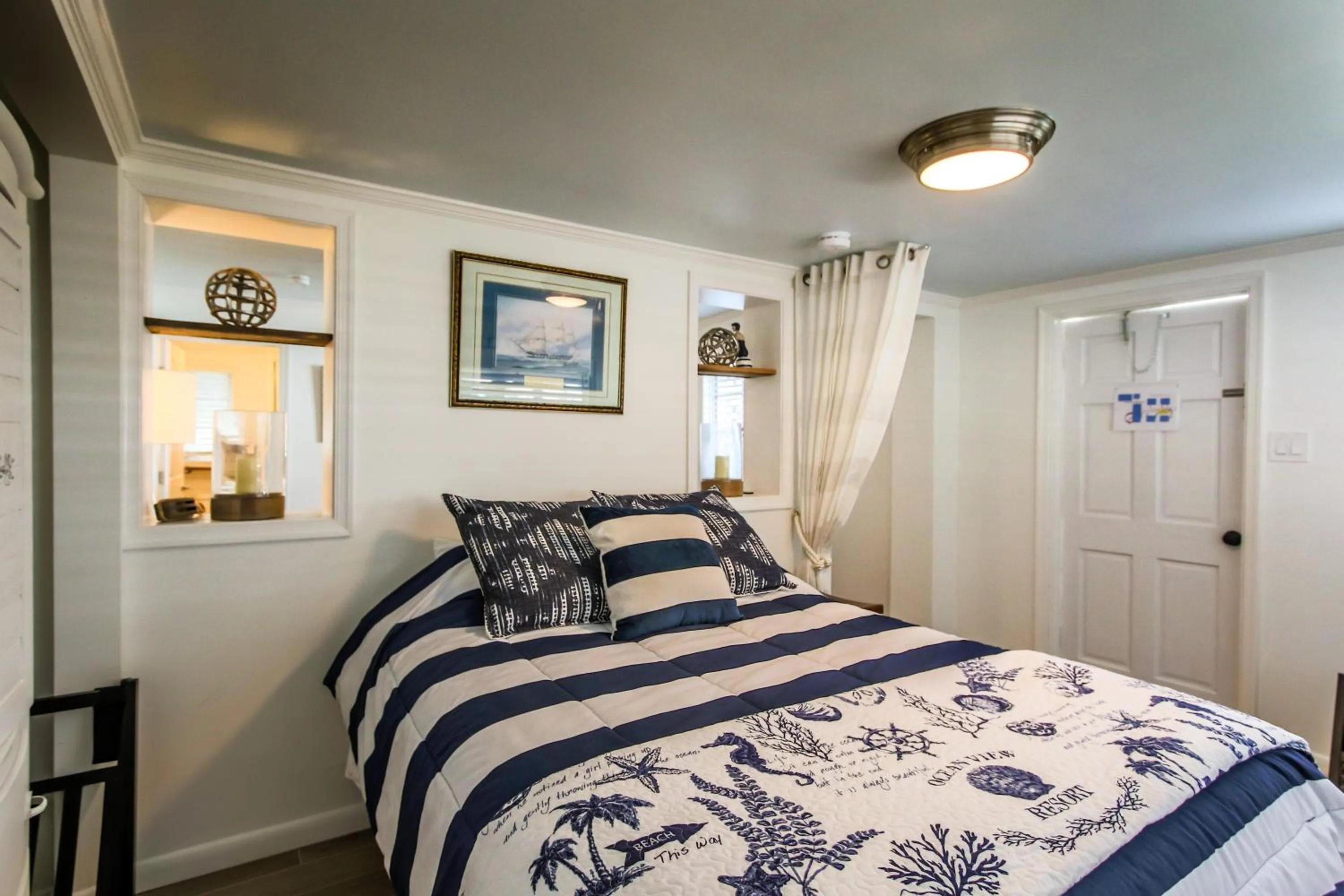 Bed in Island View Cottages Sebastian