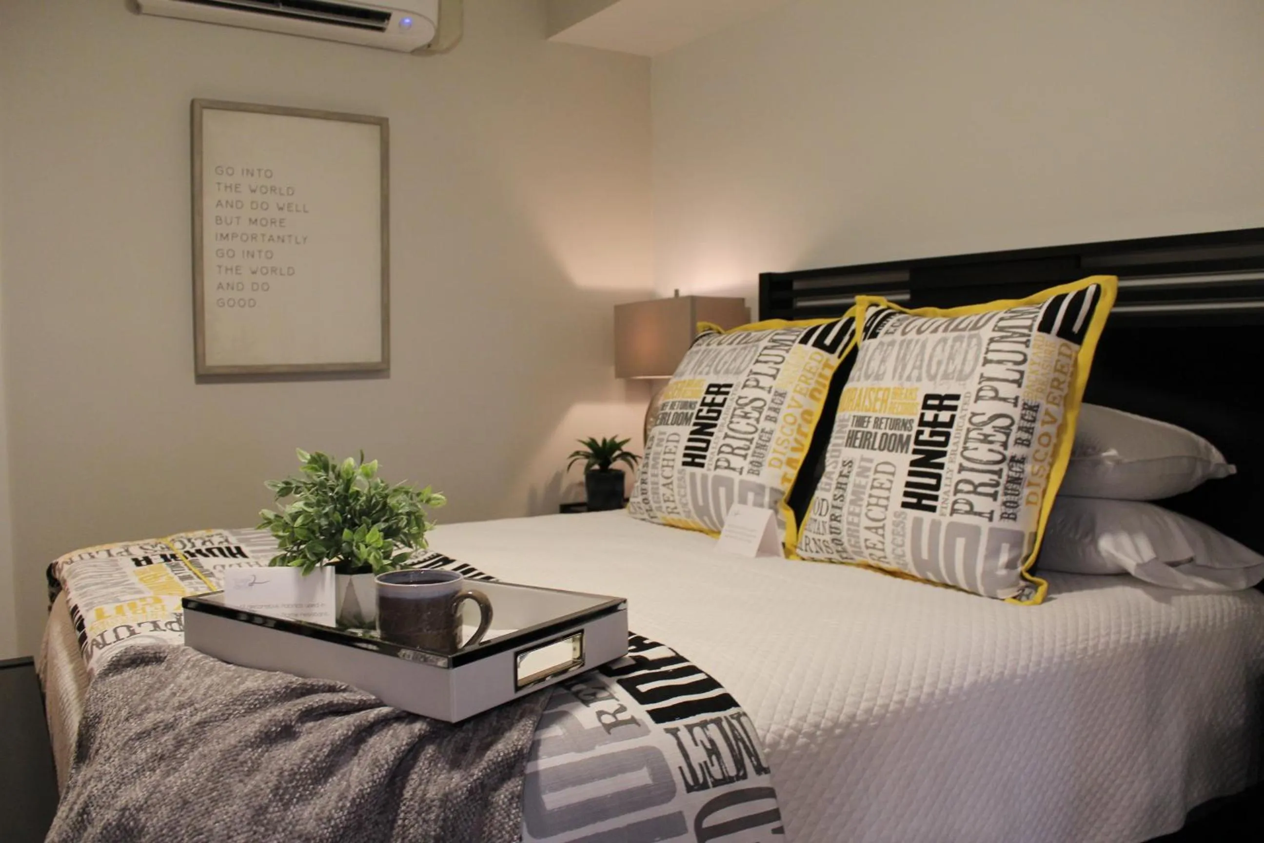 Bed in Island View Cottages Sebastian