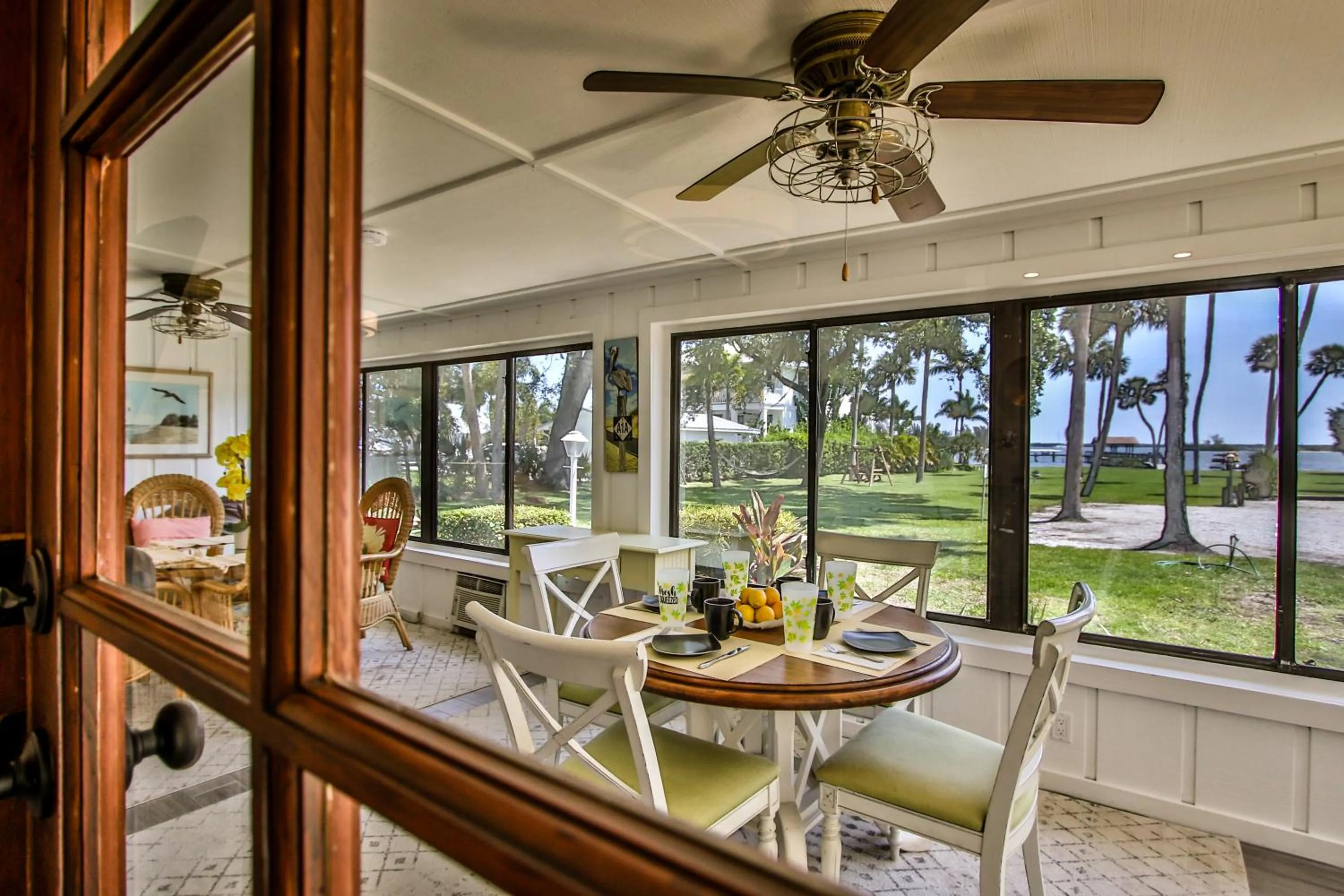 Island View Cottages Sebastian