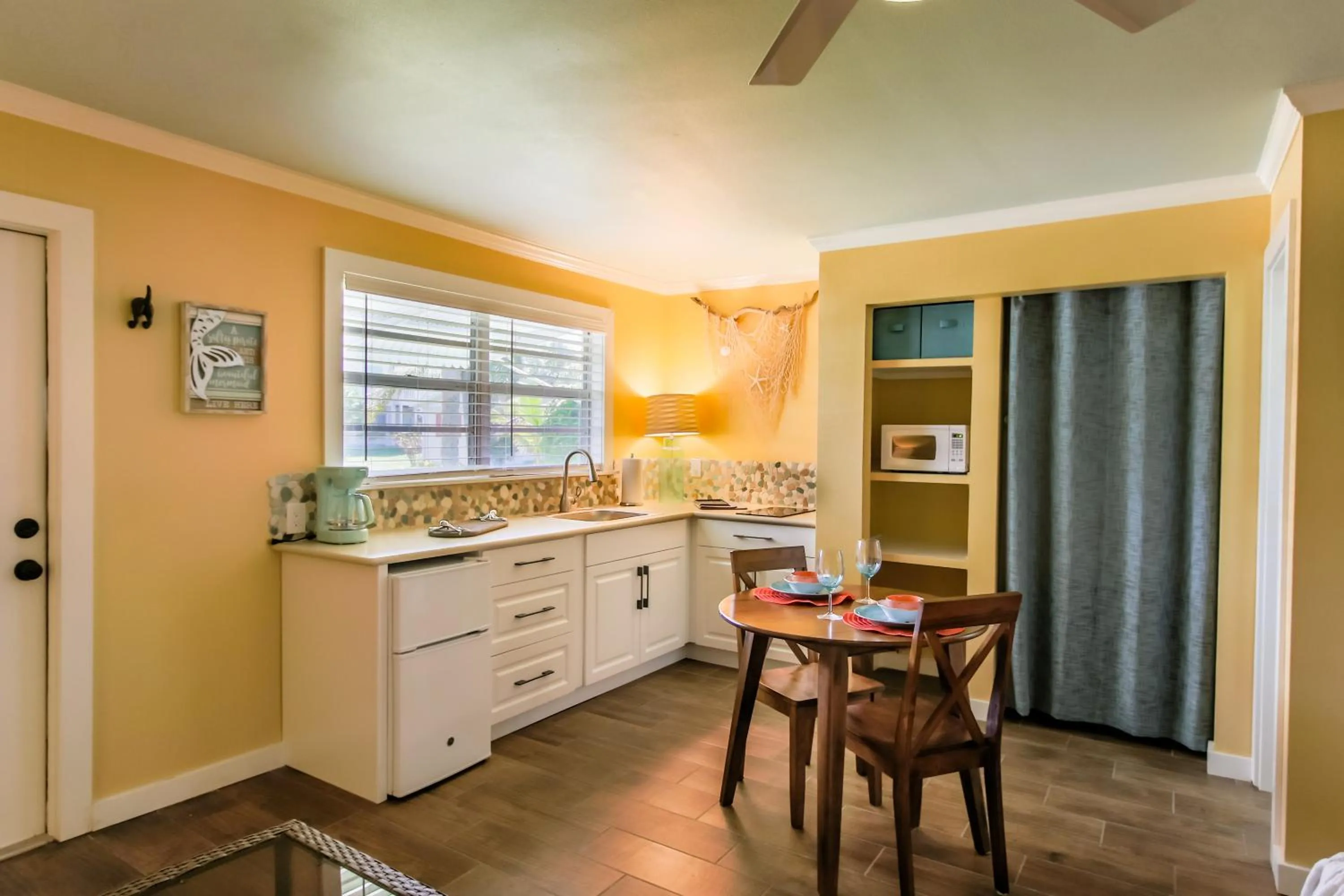 Island View Cottages Sebastian