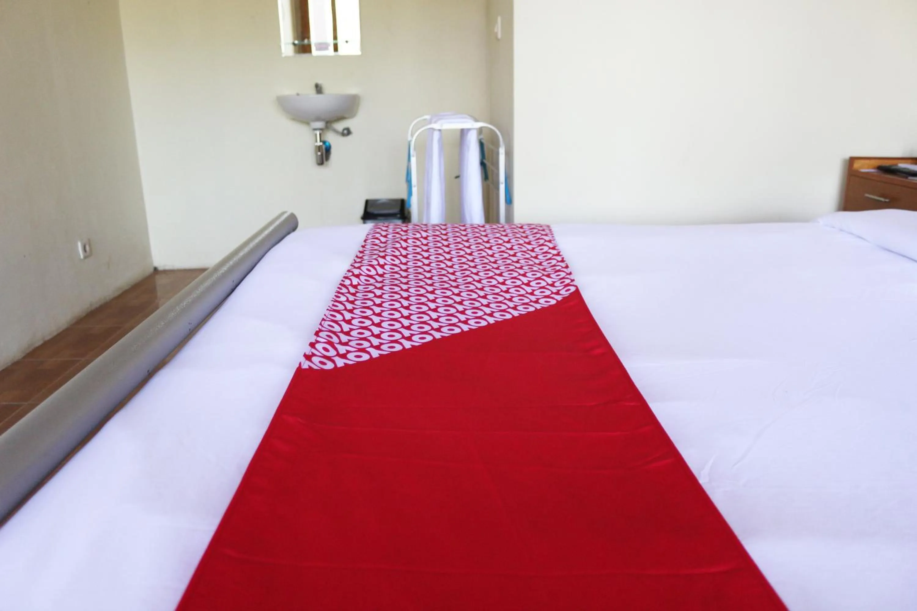 Bedroom, Bed in OYO 1722 Villa Ciparay Indah Syariah