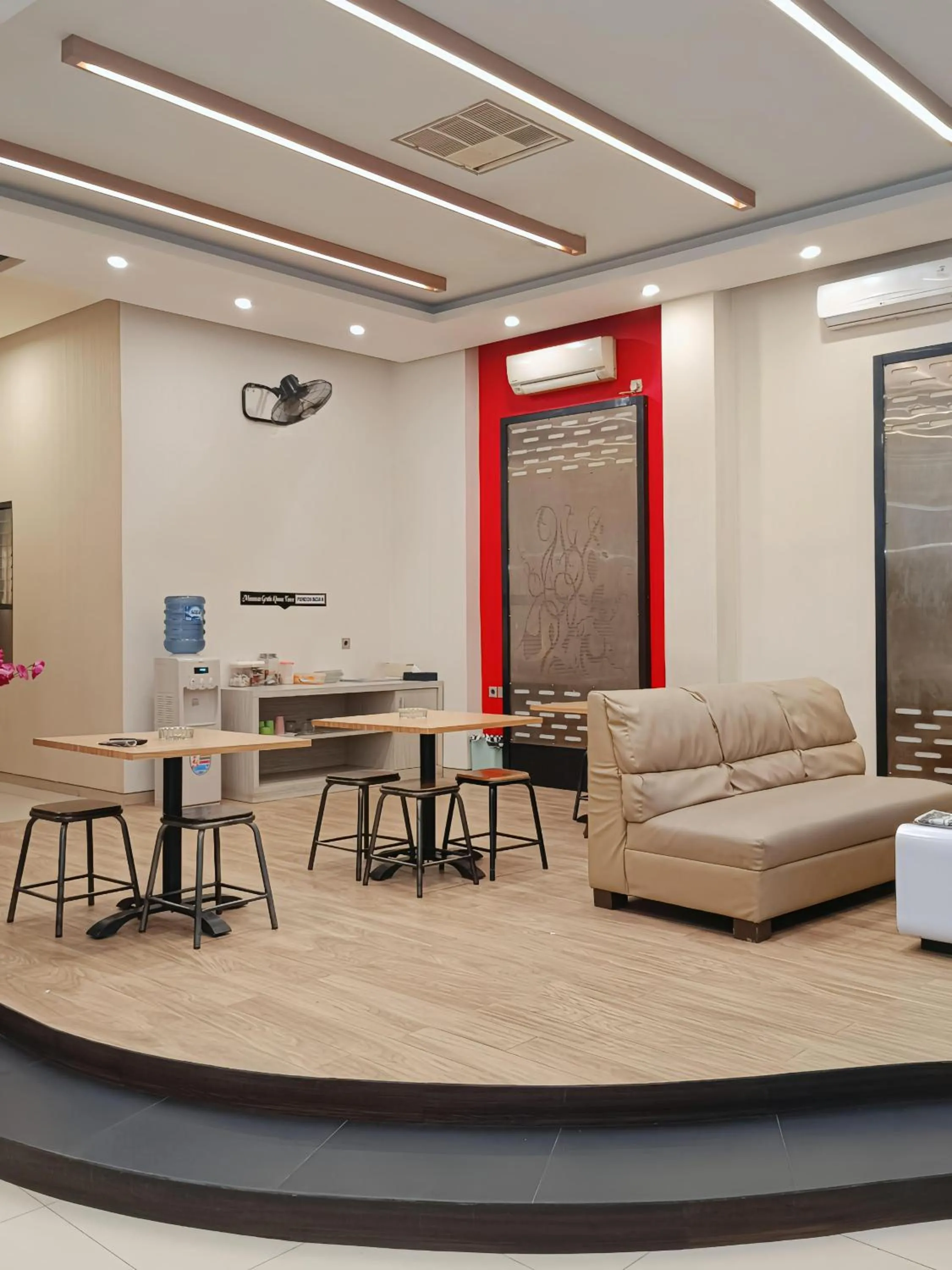 Pondok Indah Guest House by ecommerceloka