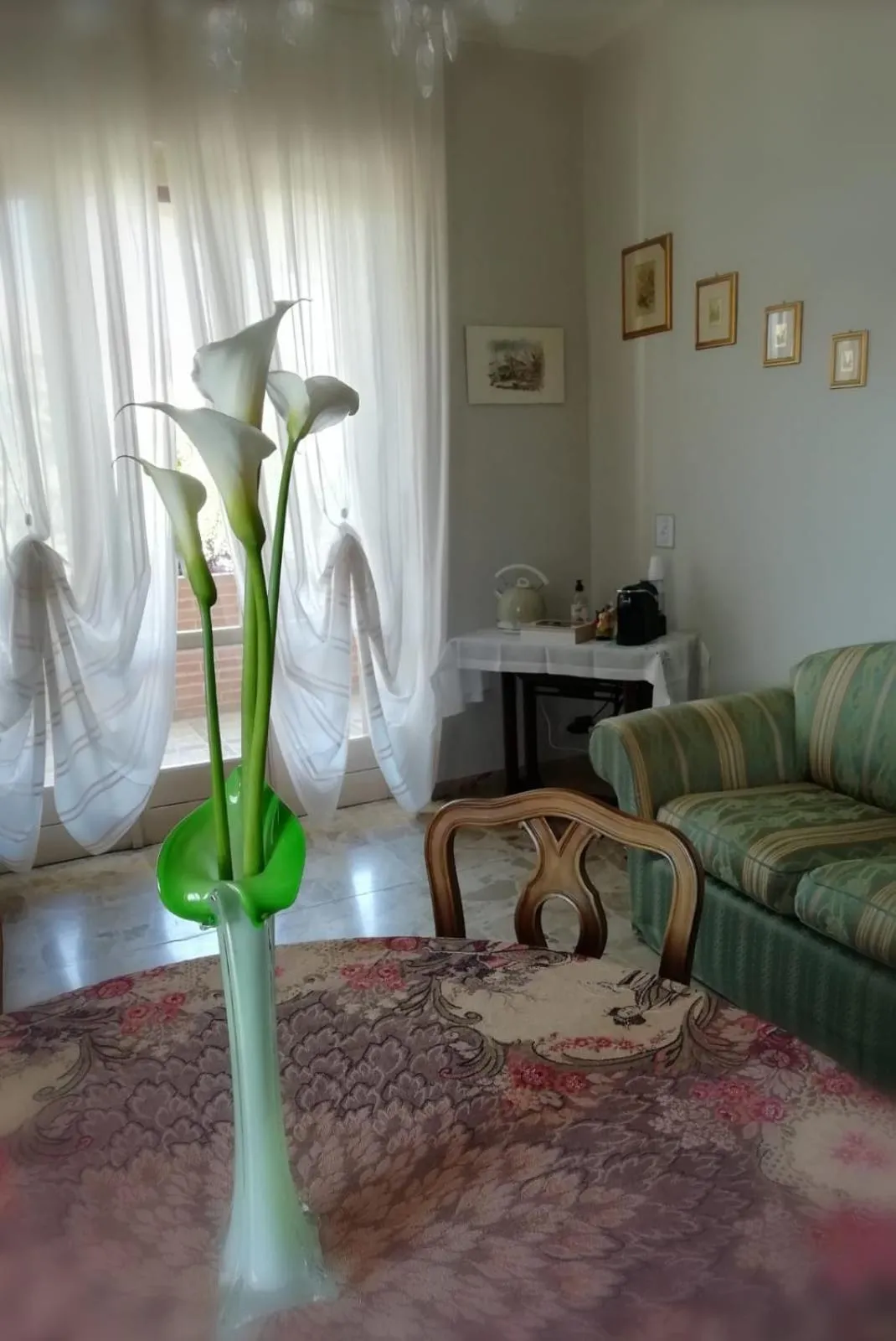 Communal lounge/ TV room in Villa Luisa B&B