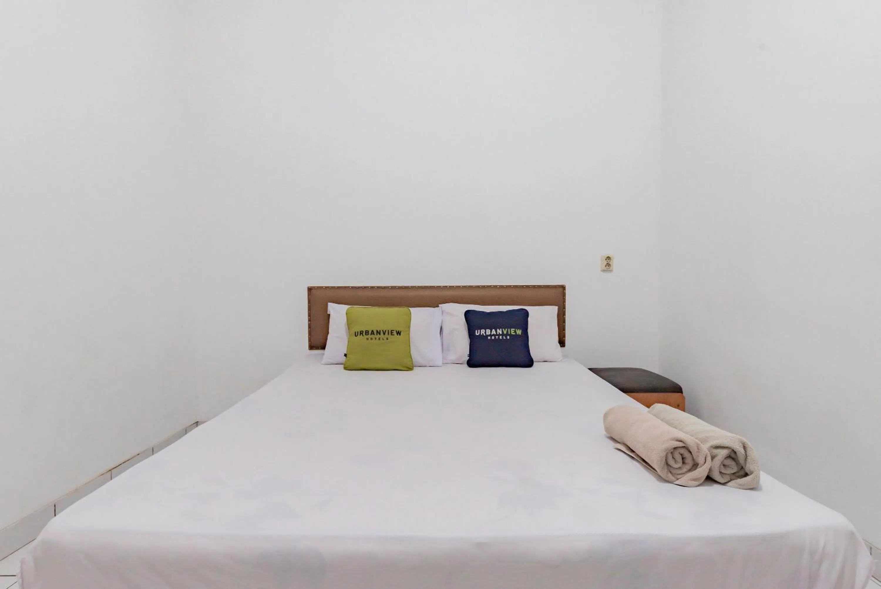 Bedroom, Bed in Urbanview Hotel Pondok Kurnia near Buah Batu by RedDoorz