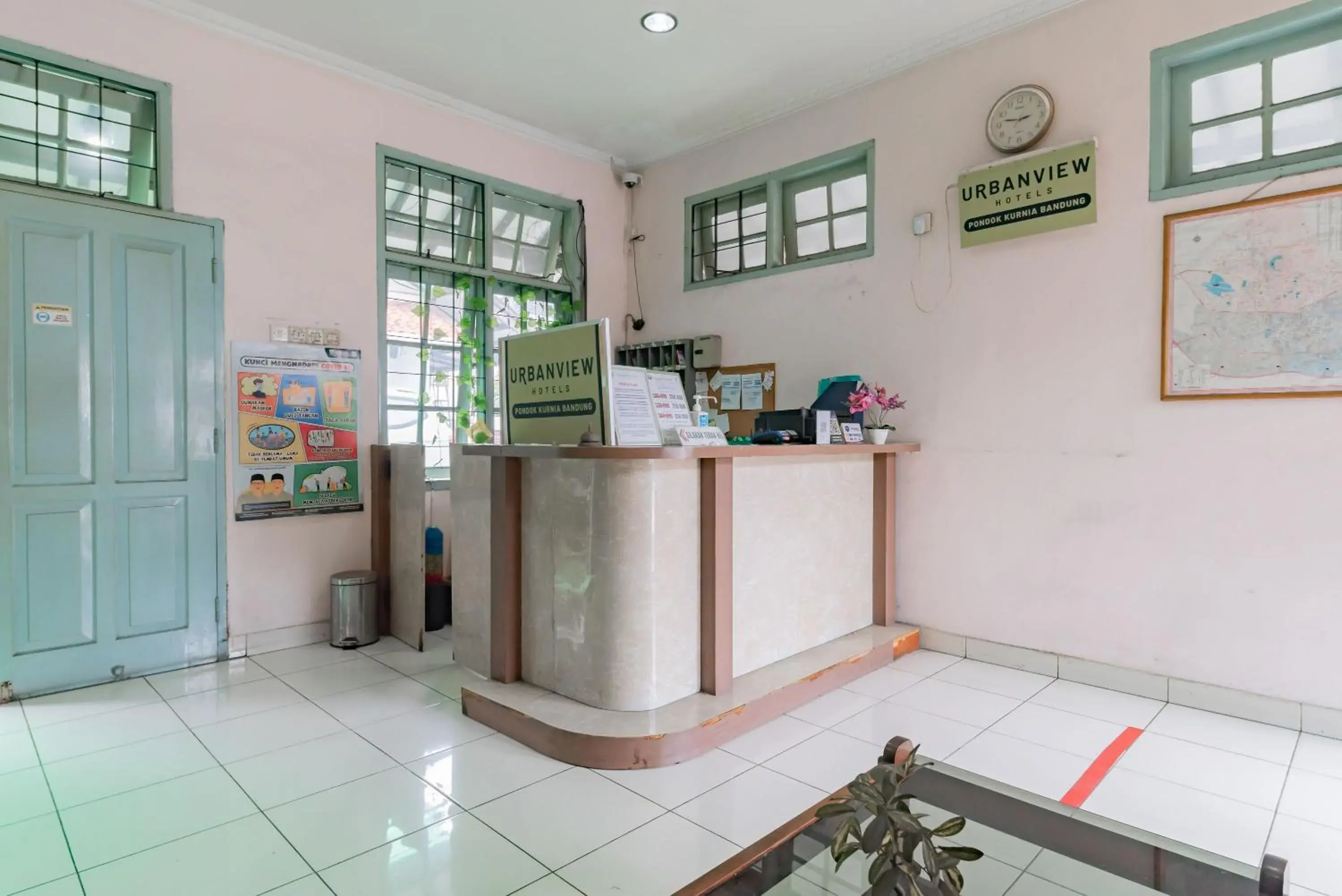 Lobby or reception in Urbanview Hotel Pondok Kurnia near Buah Batu by RedDoorz Lobby or reception in Urbanview Hotel Pondok Kurnia near Buah Batu by RedDoorz