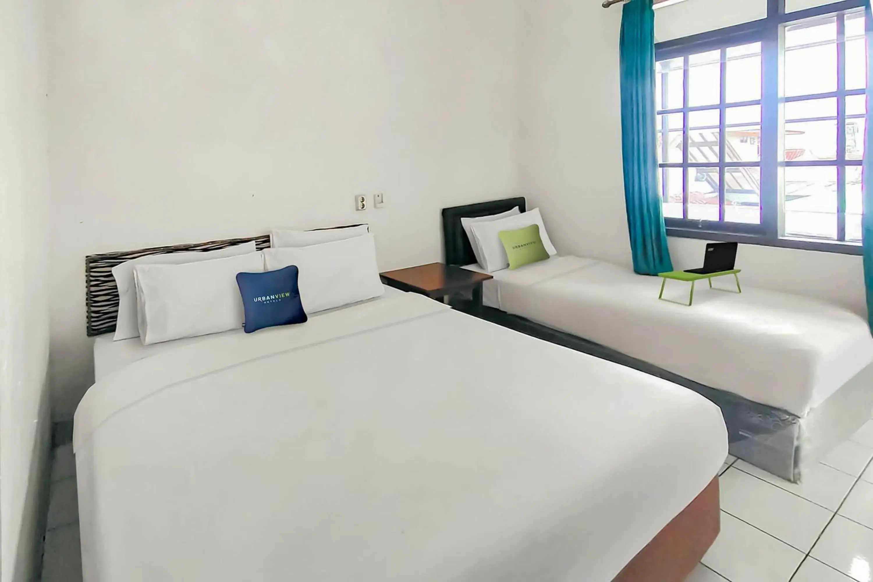 Bedroom, Bed in Urbanview Hotel Pondok Kurnia near Buah Batu by RedDoorz Bedroom, Bed in Urbanview Hotel Pondok Kurnia near Buah Batu by RedDoorz