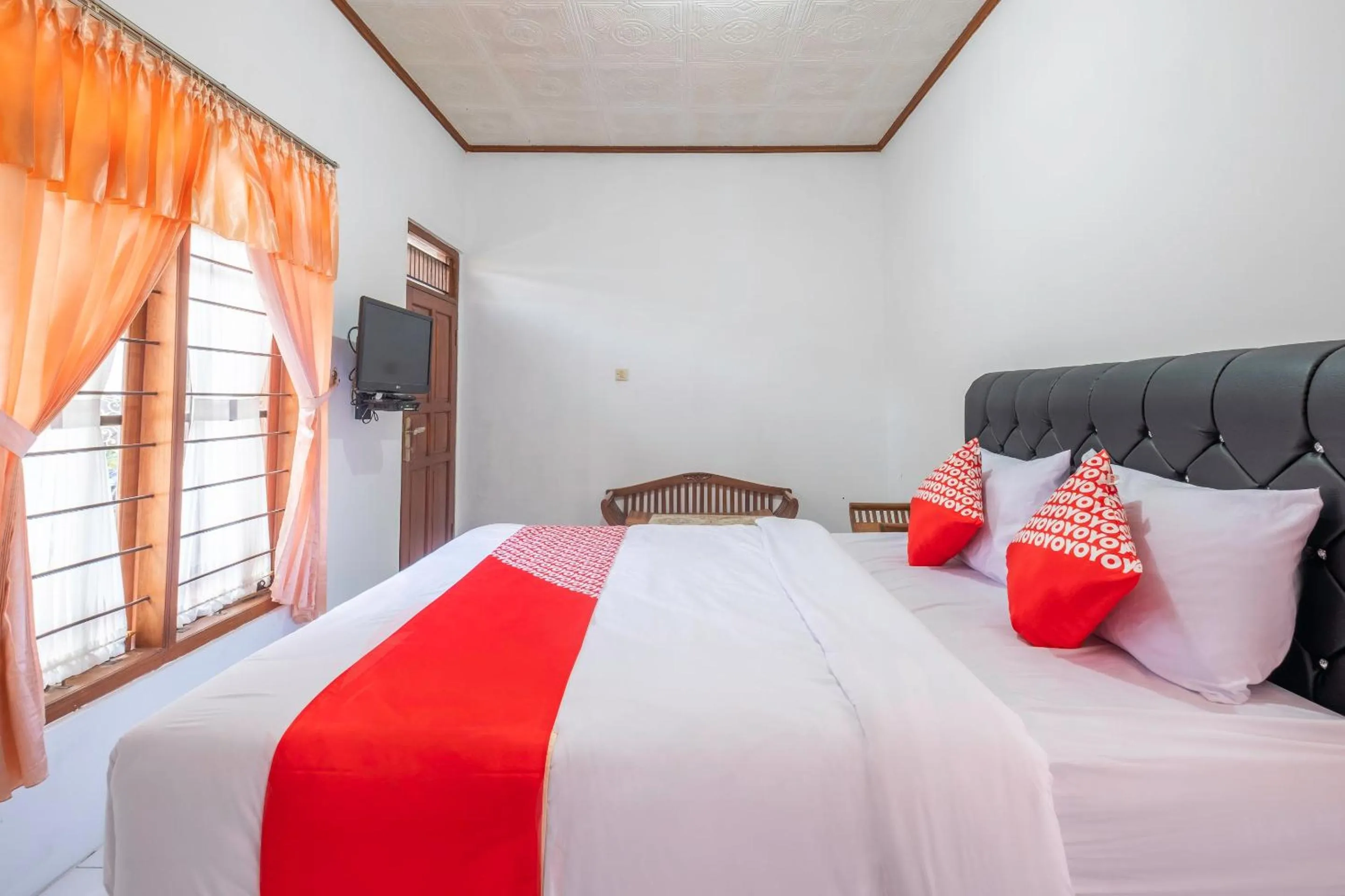 Bedroom, Bed in Capital O 1541 Puri Cikole Asri