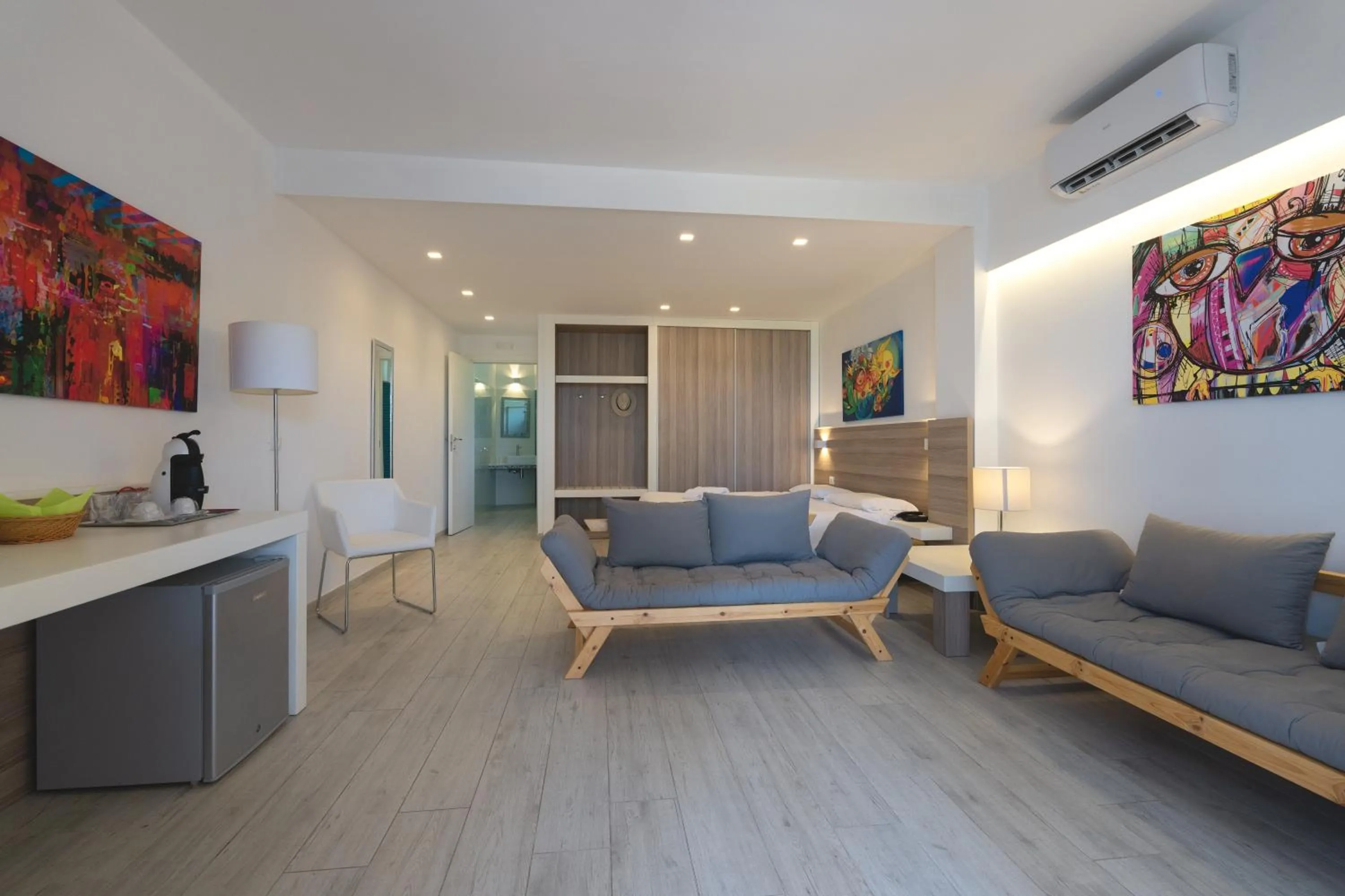 Junior Suite with Sea View in Residence Pietre Bianche ApartHotel