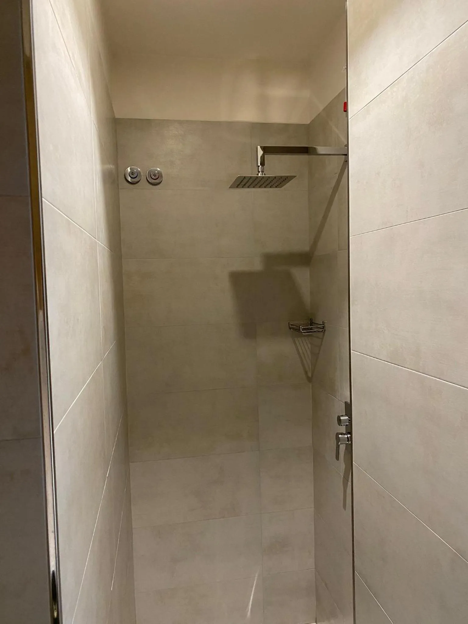 Shower in Hotel Vittoria