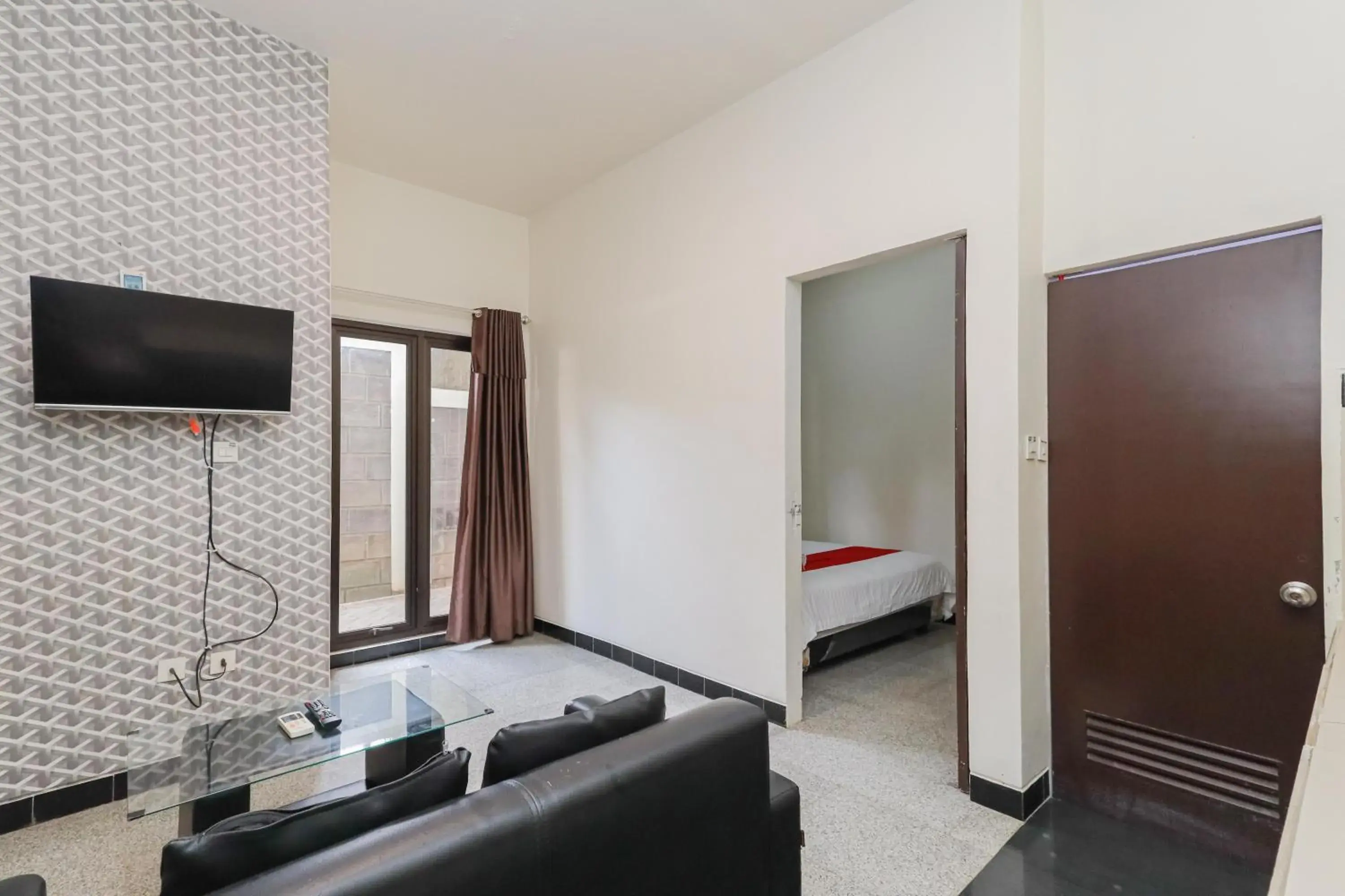 Bed in RedDoorz Syariah near Green Park Jatiwarna Bed in RedDoorz Syariah near Green Park Jatiwarna