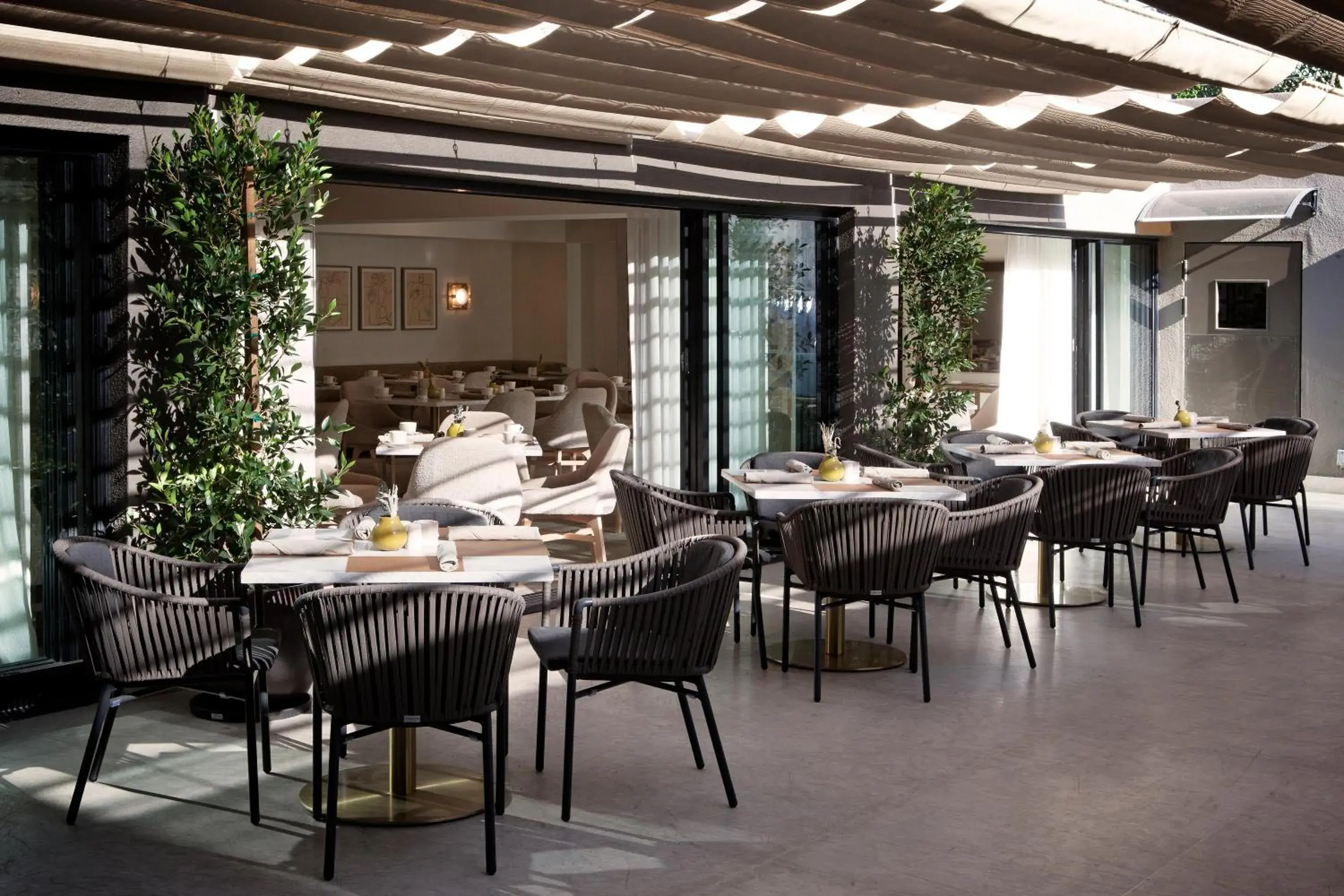 Restaurant/places to eat in Luxe Sunset Boulevard Hotel Restaurant/places to eat in Luxe Sunset Boulevard Hotel