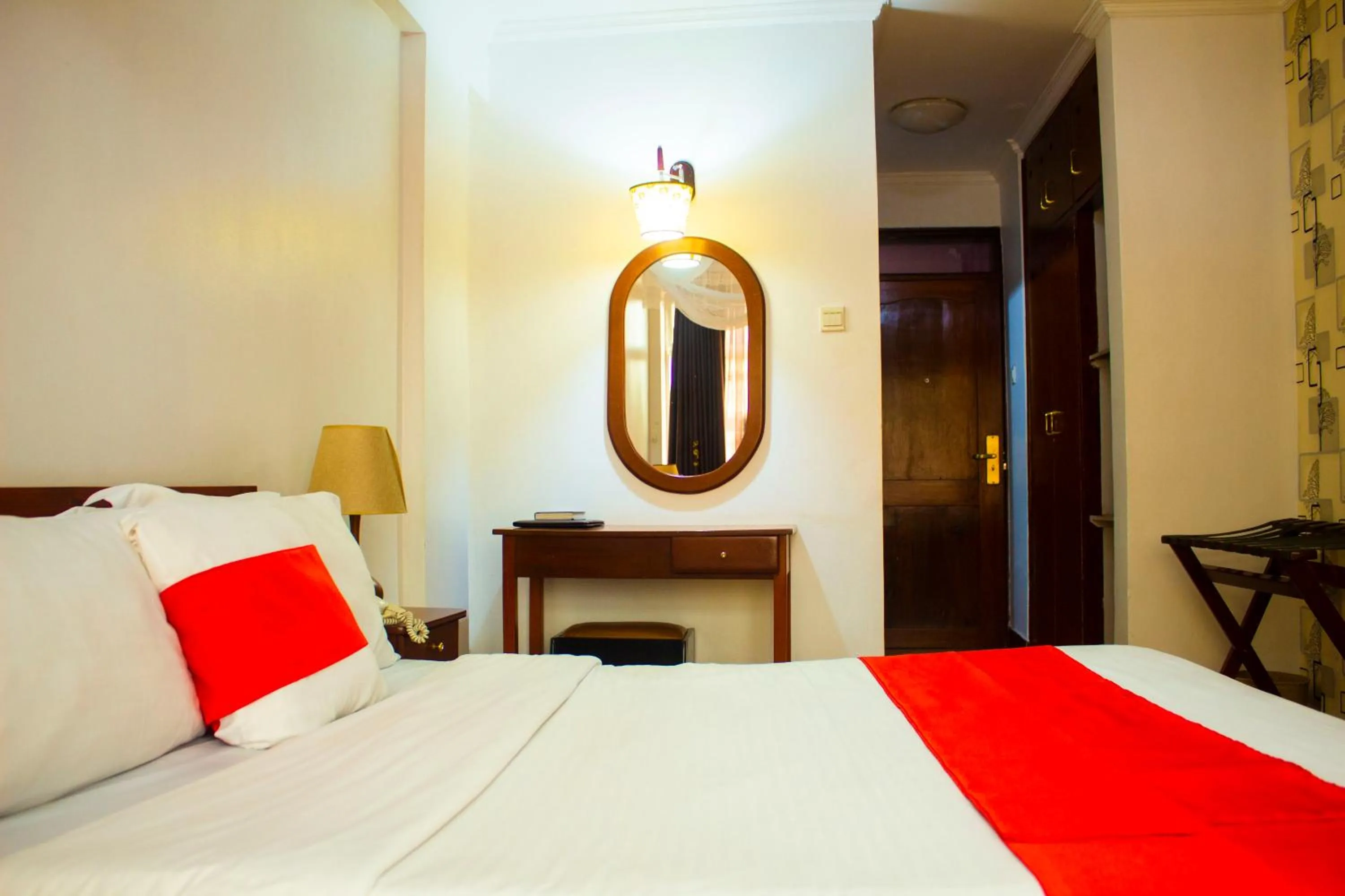 Bedroom, Bed in New Hotel Aquiline