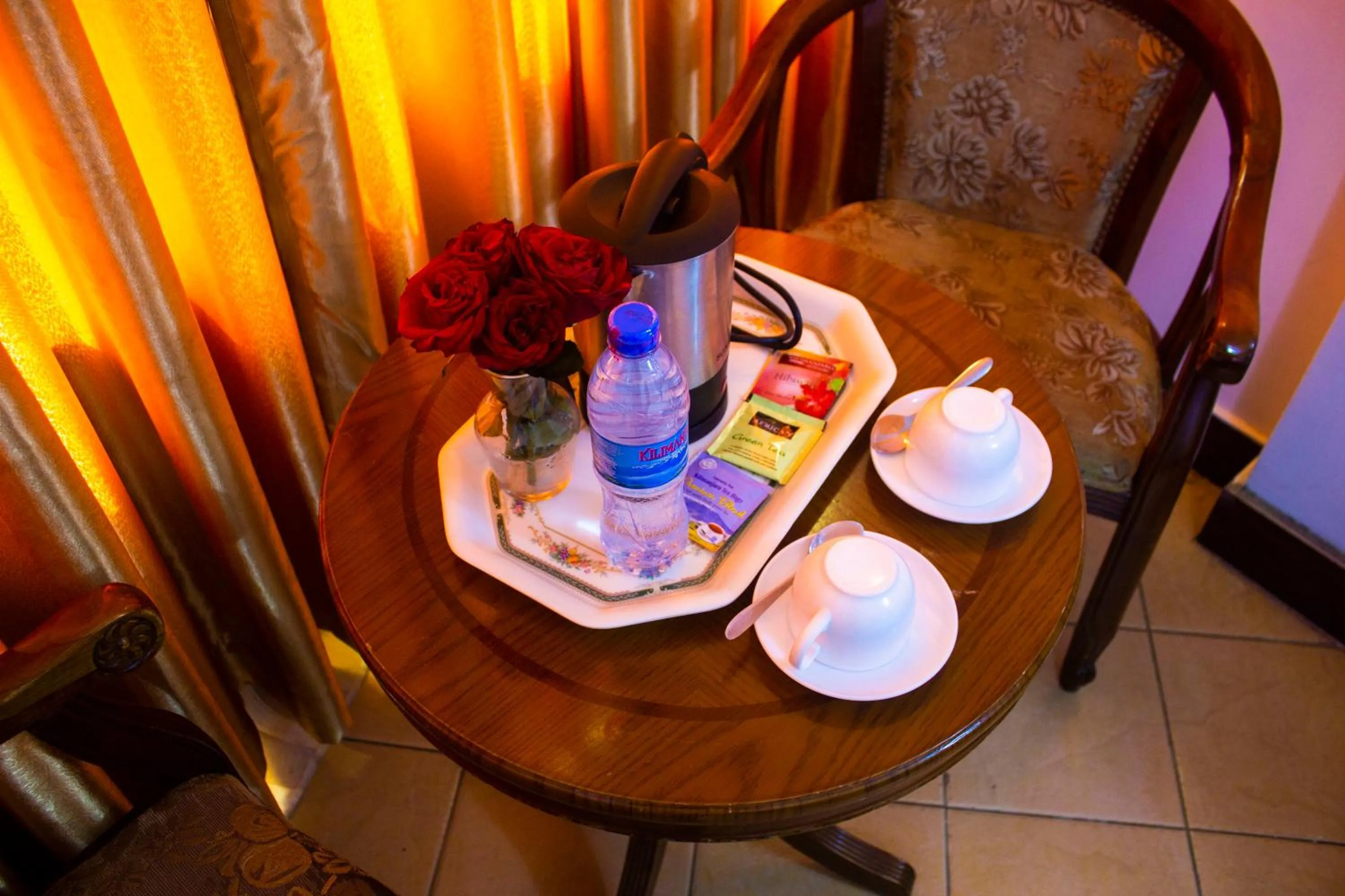 Coffee/tea facilities in New Hotel Aquiline