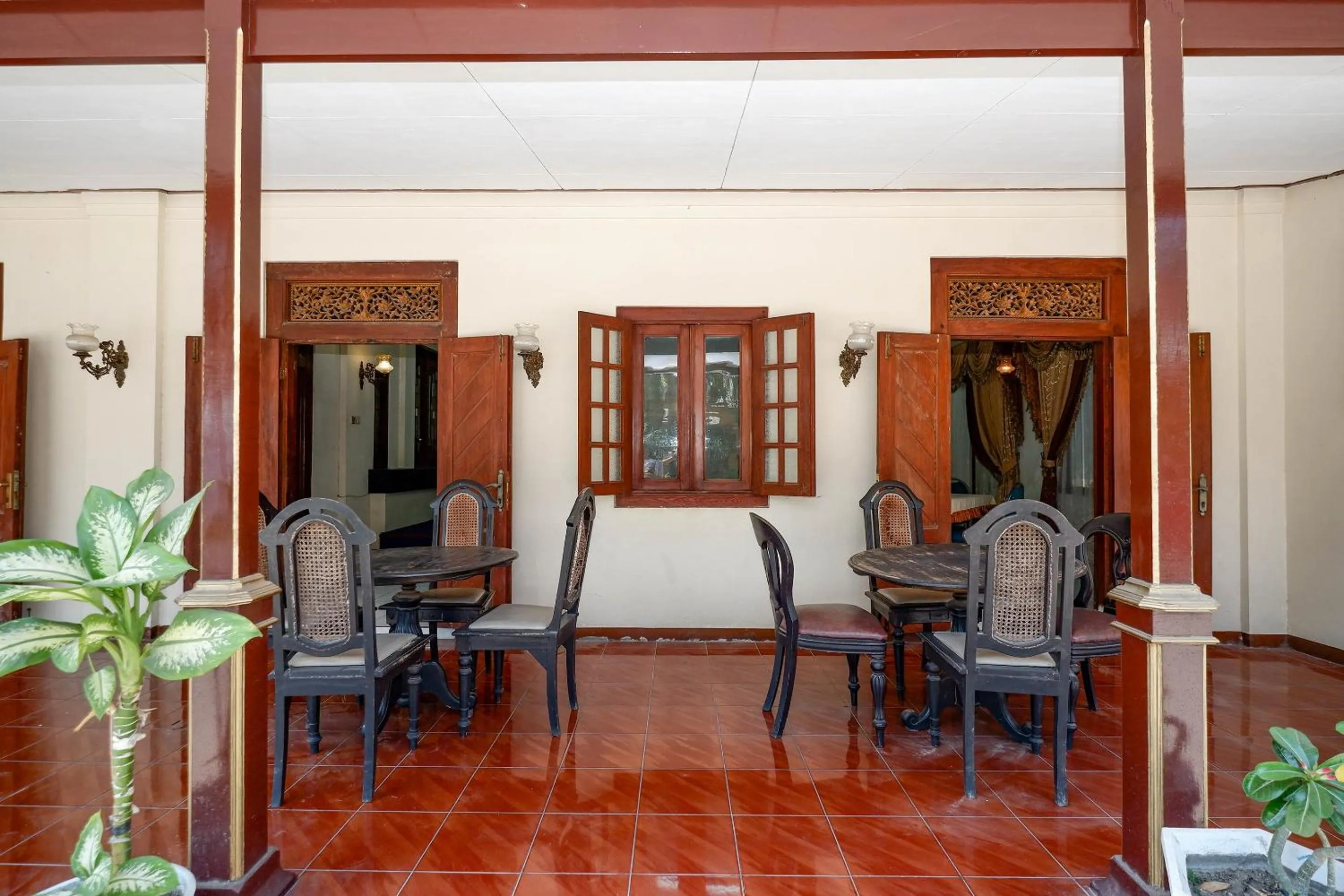 Lobby or reception in SUPER OYO Capital O 1644 Hotel Griya Kencana