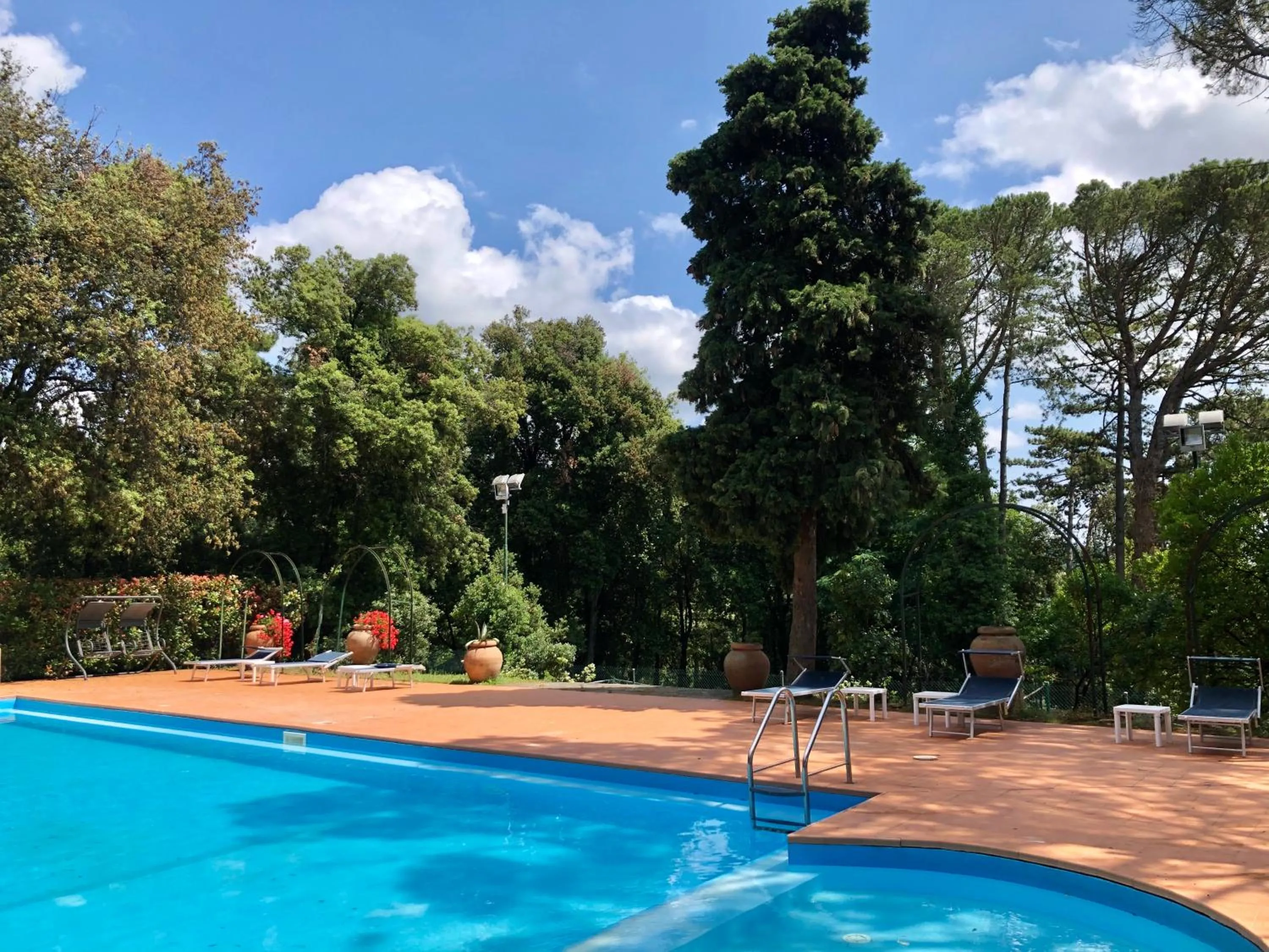 Swimming pool in Villa del Parco in Tuscany