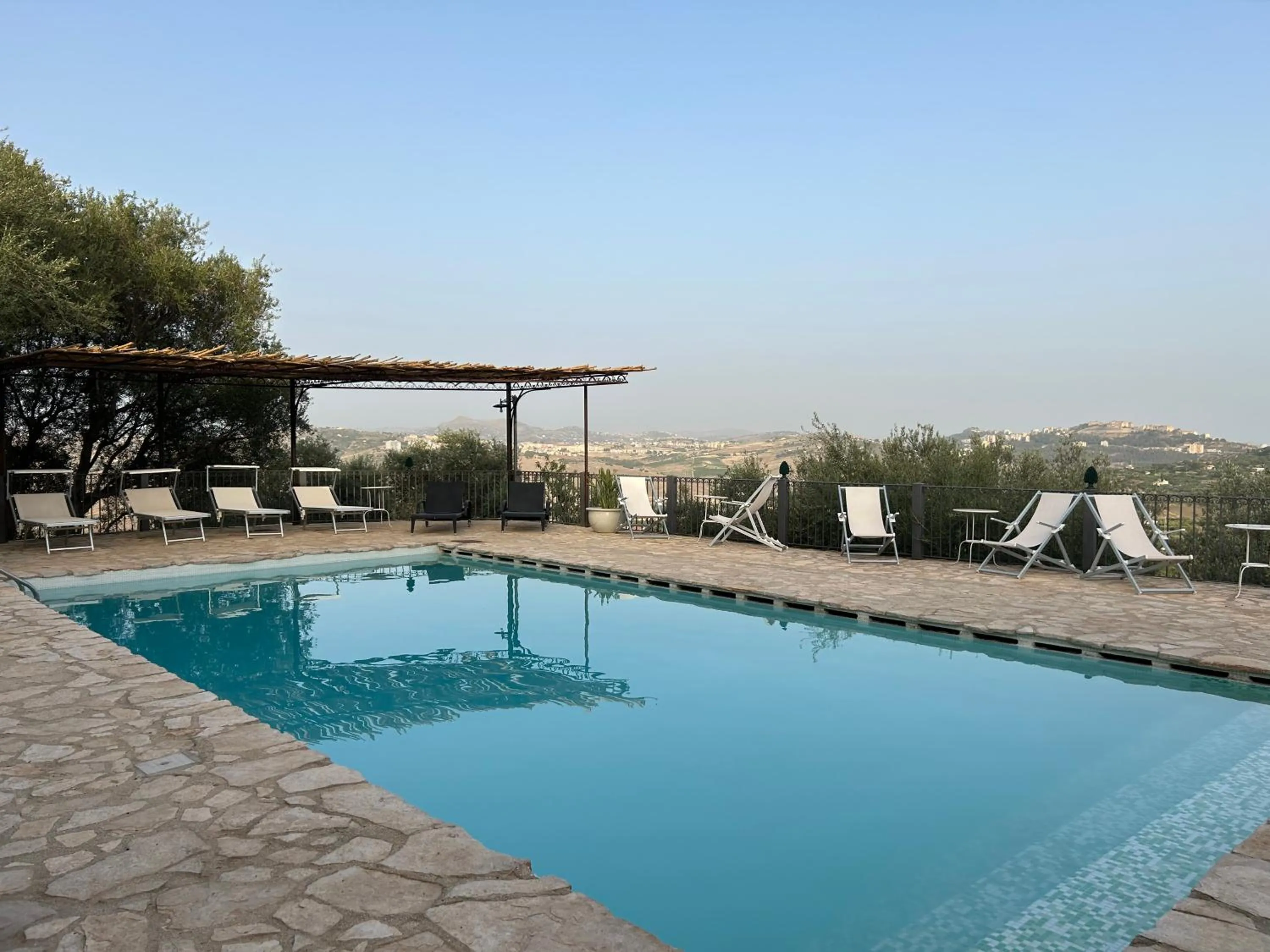Pool view in Roba Degli Ulivi
