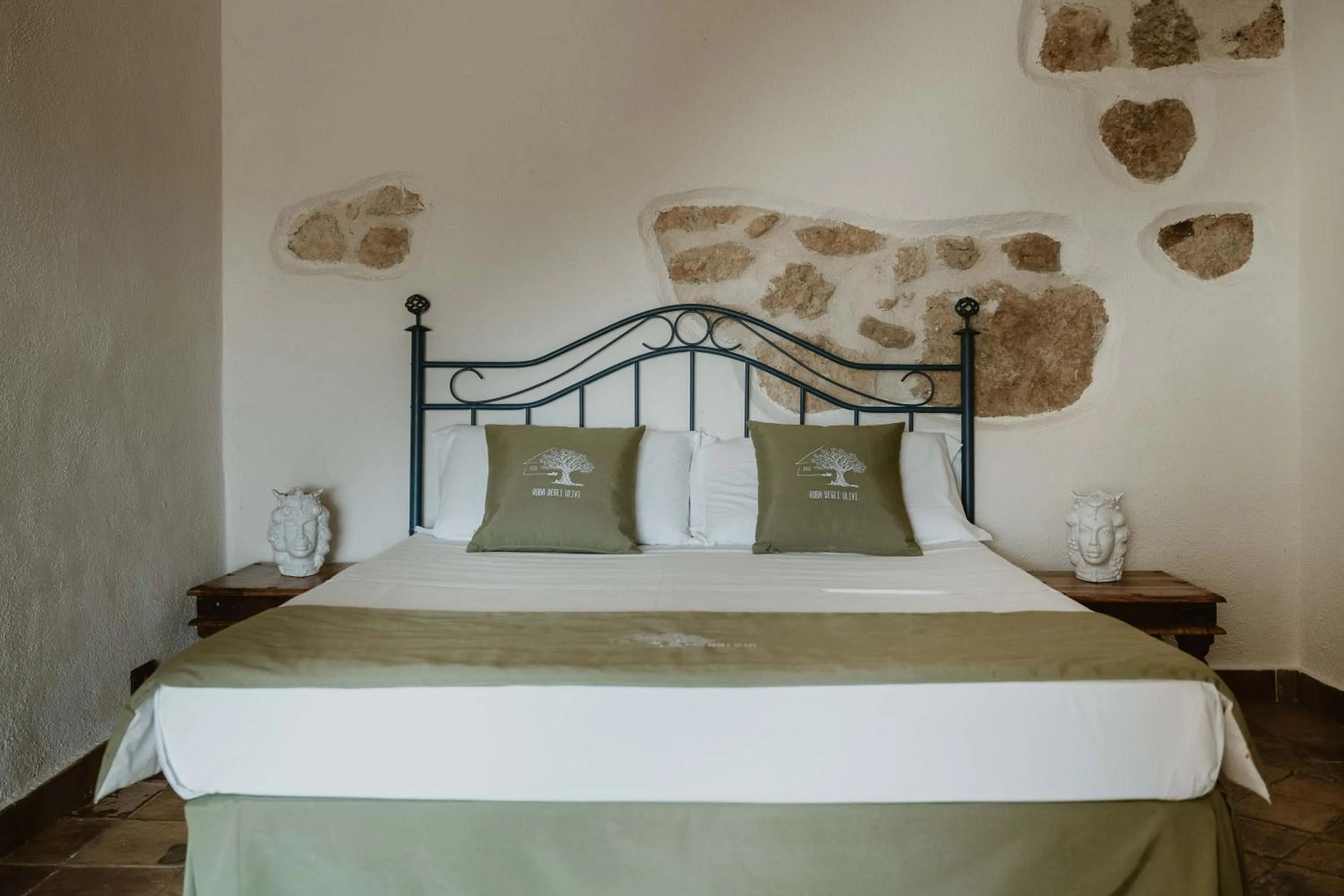 Photo of the whole room, Bed in Roba Degli Ulivi