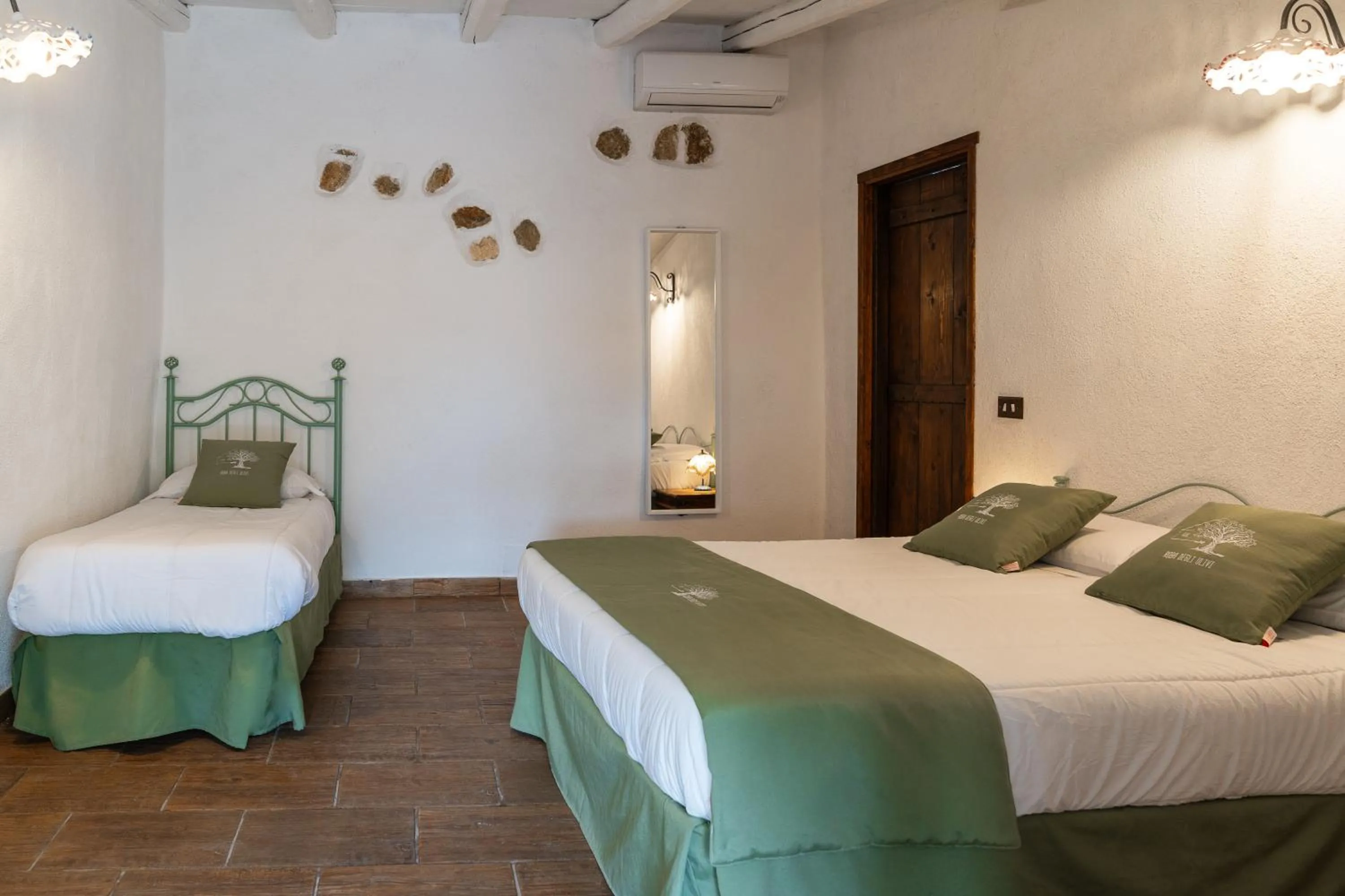 Photo of the whole room, Bed in Roba Degli Ulivi
