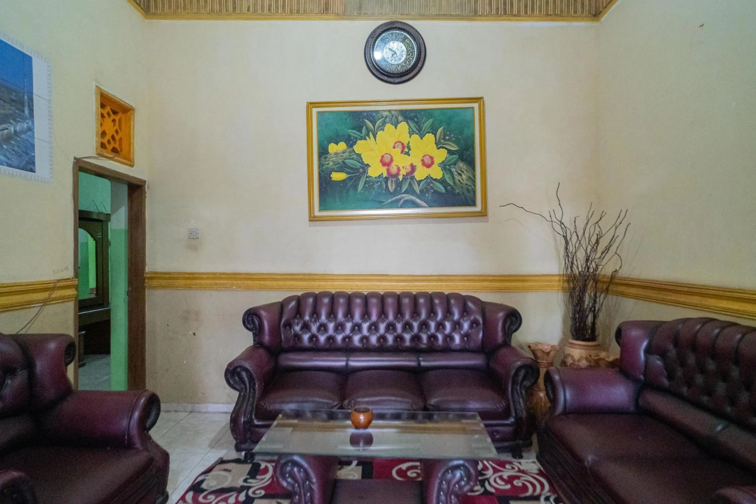 Seating area in RedDoorz Syariah near Batu Night Spectacular 3