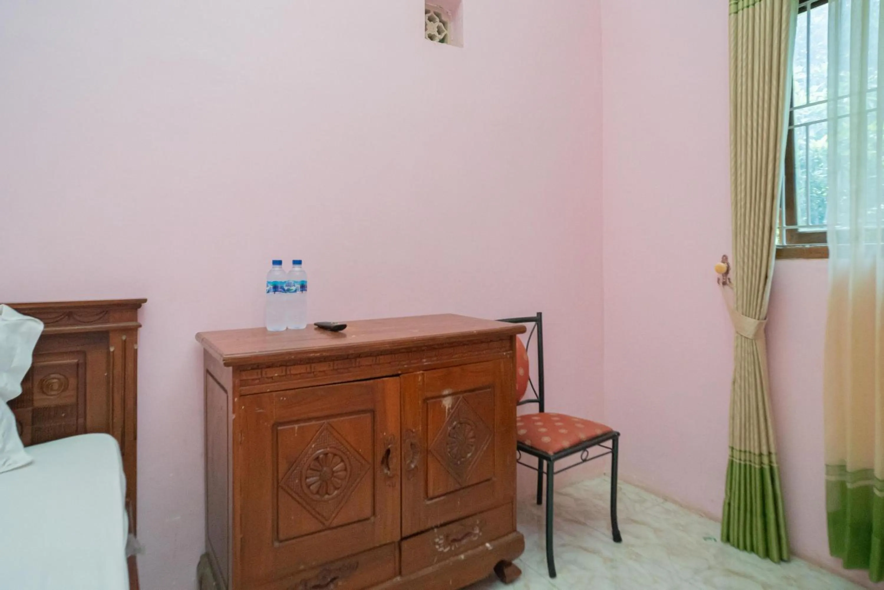 Bedroom in RedDoorz Syariah near Batu Night Spectacular 3