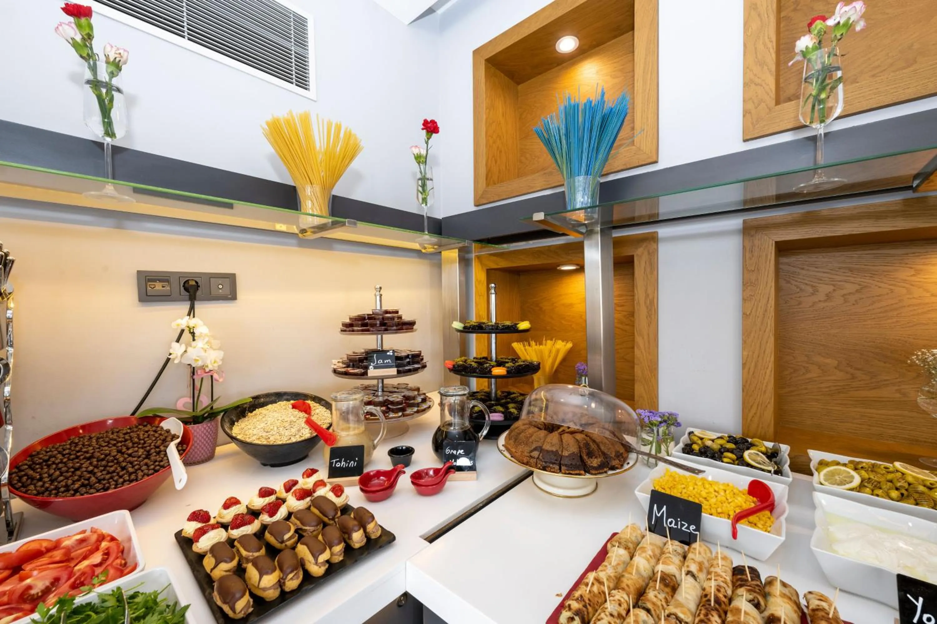 Restaurant/places to eat in Graziella Gold Hotel