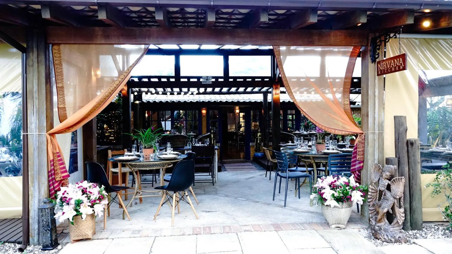 Restaurant/places to eat in Pousada Mevlana Garden