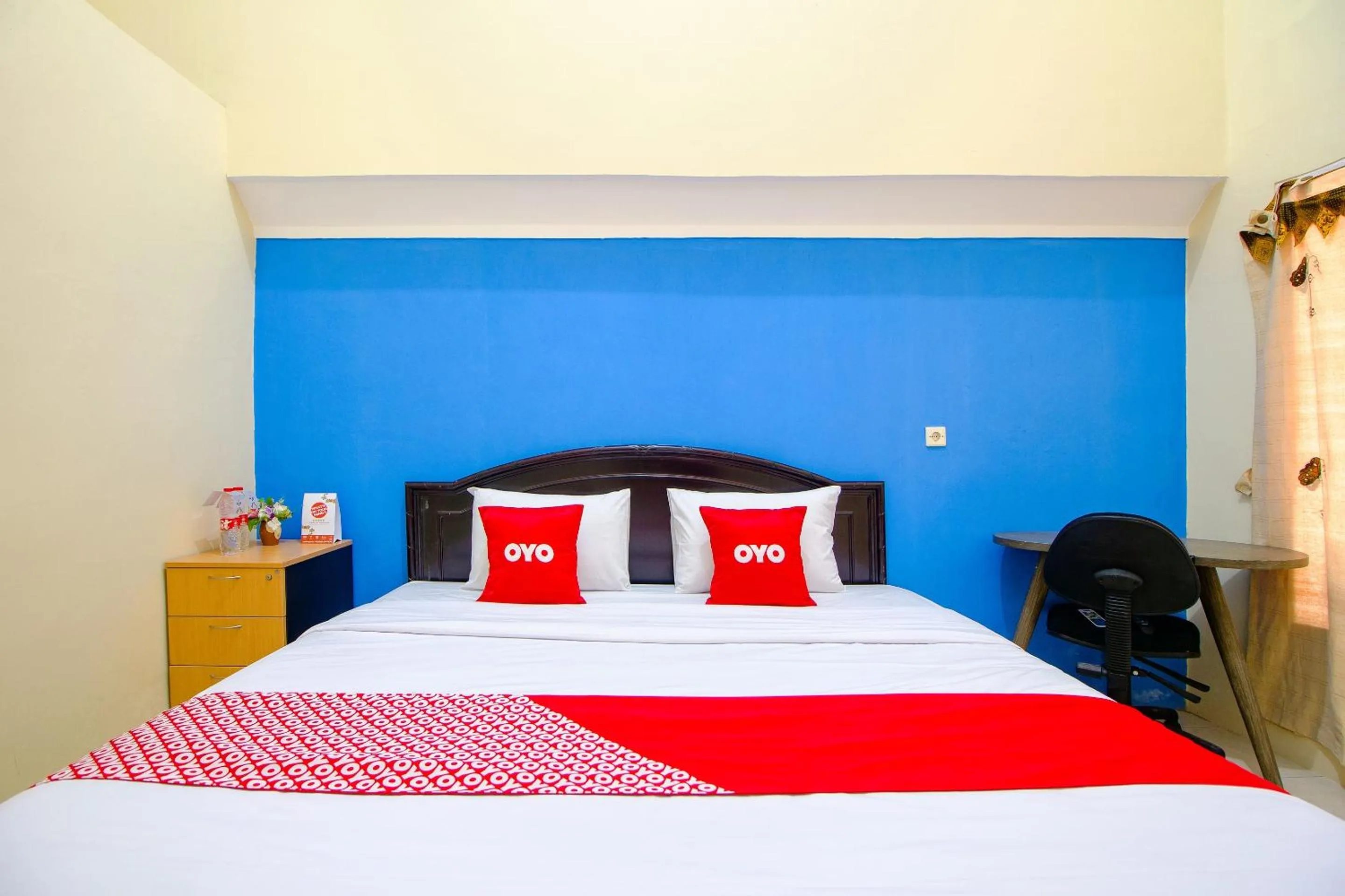 Bedroom, Bed in OYO Life 1643 Grand Monica