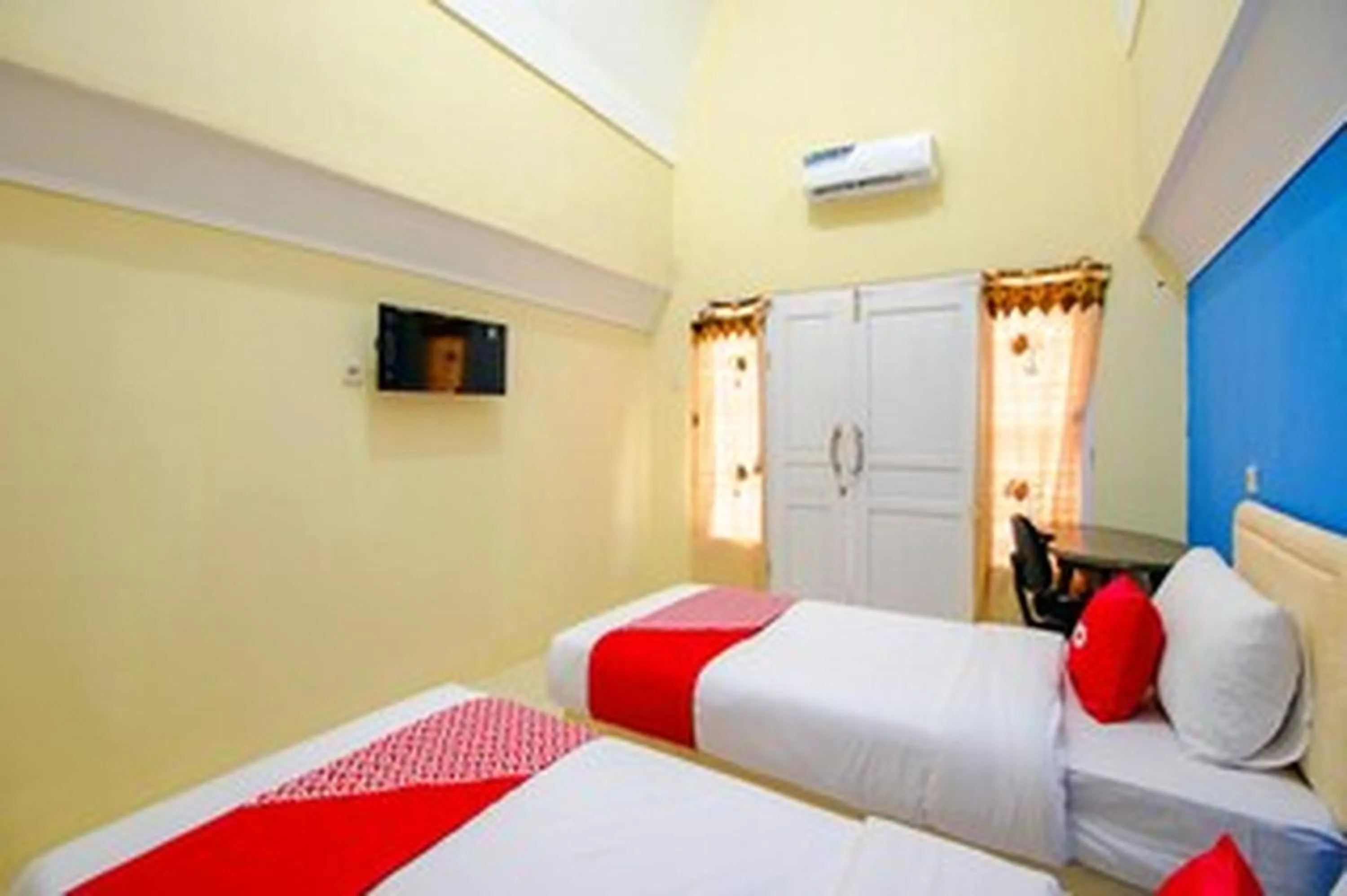 Bed in OYO Life 1643 Grand Monica