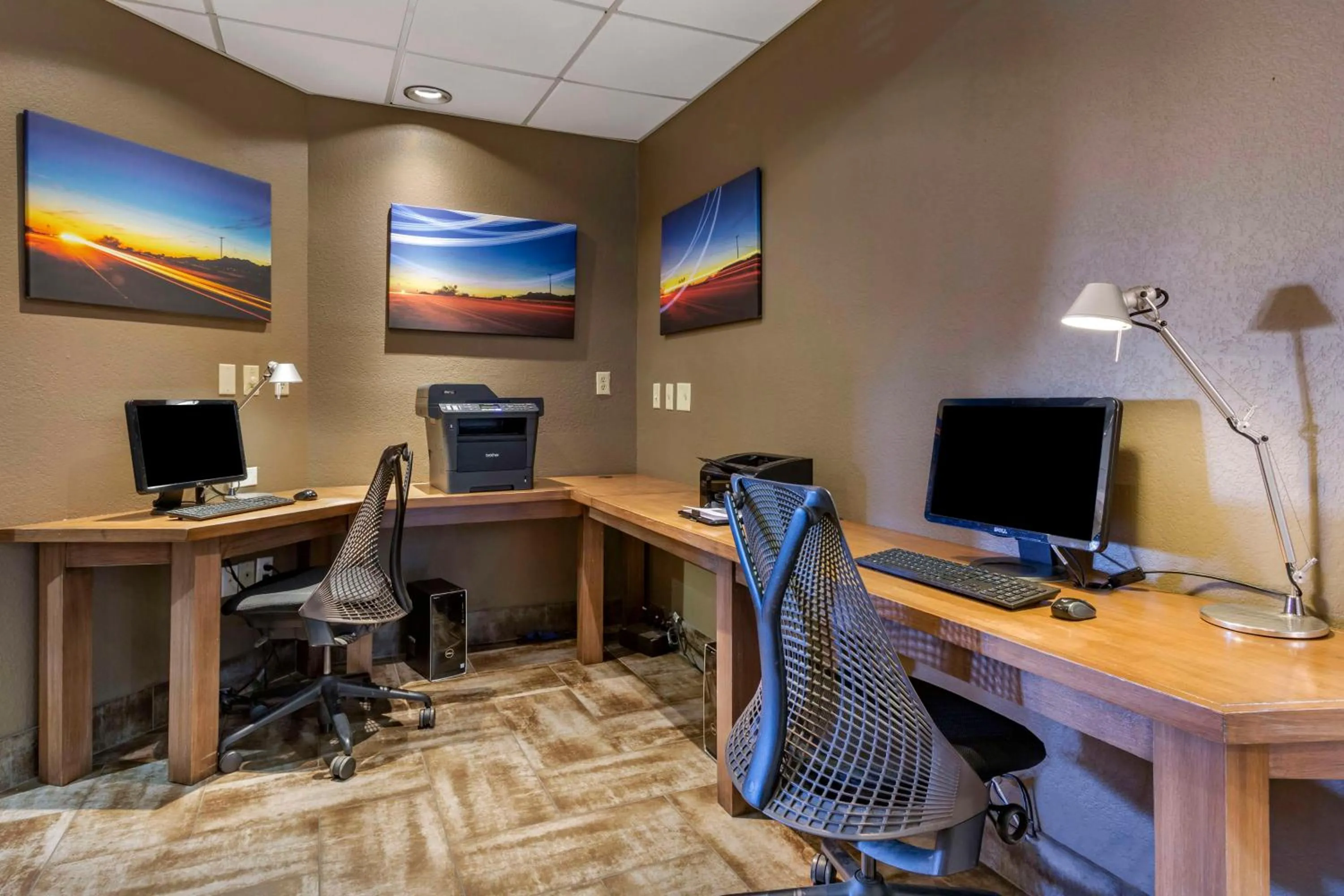 Business facilities in Best Western Plus Scottsdale Thunderbird Suites