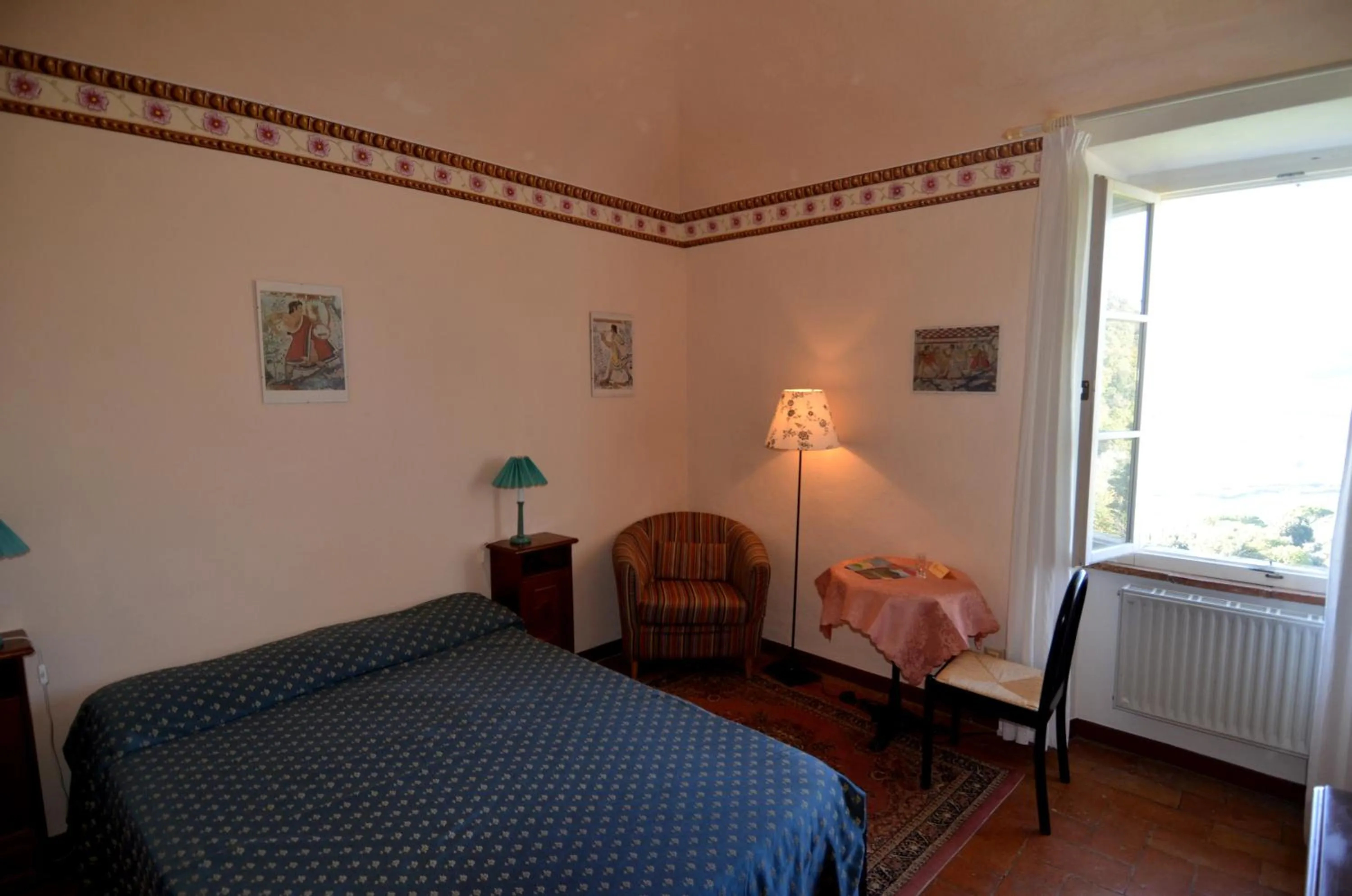 Photo of the whole room, Bed in Villa Palagione Centro Interculturale