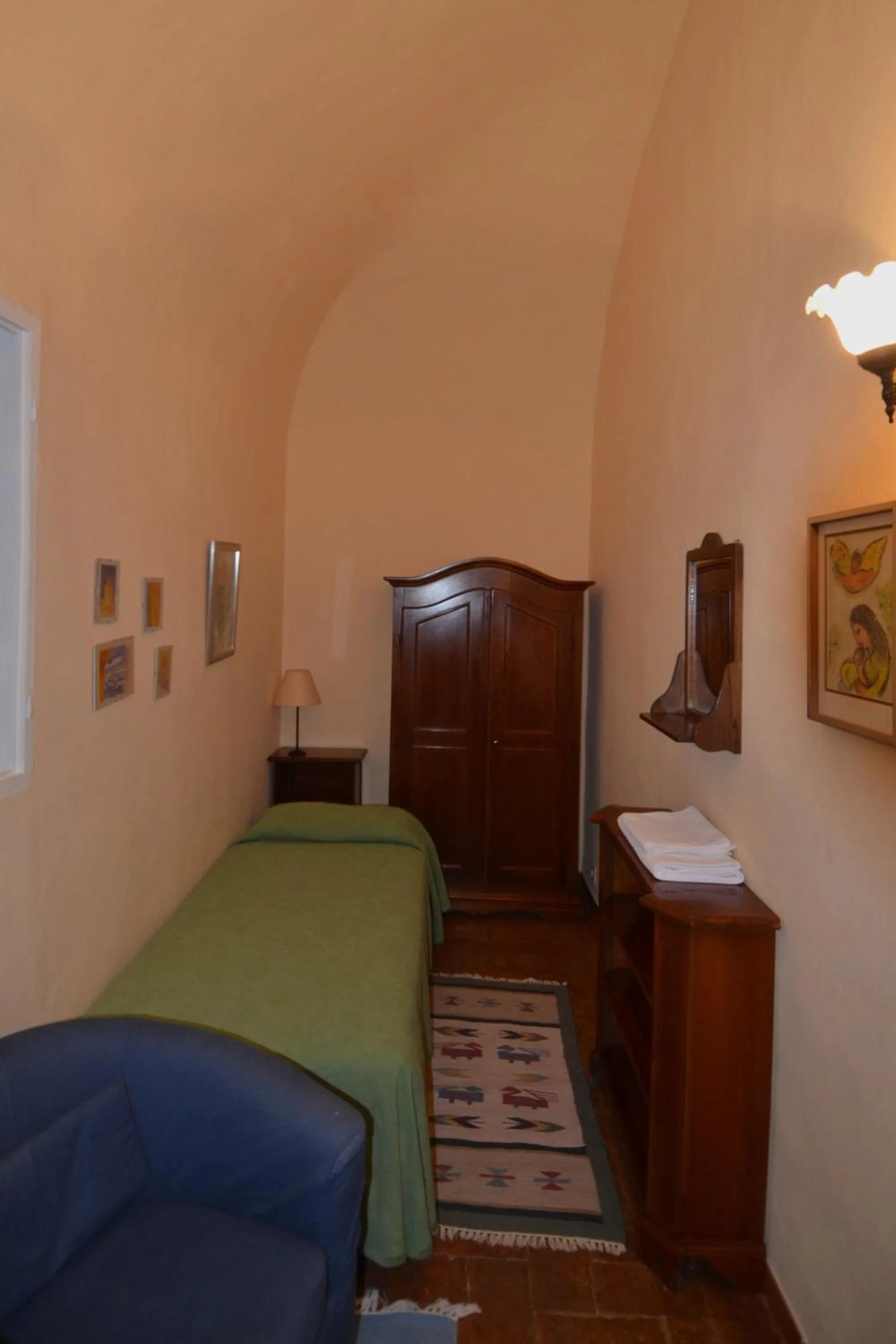Photo of the whole room, Bed in Villa Palagione Centro Interculturale