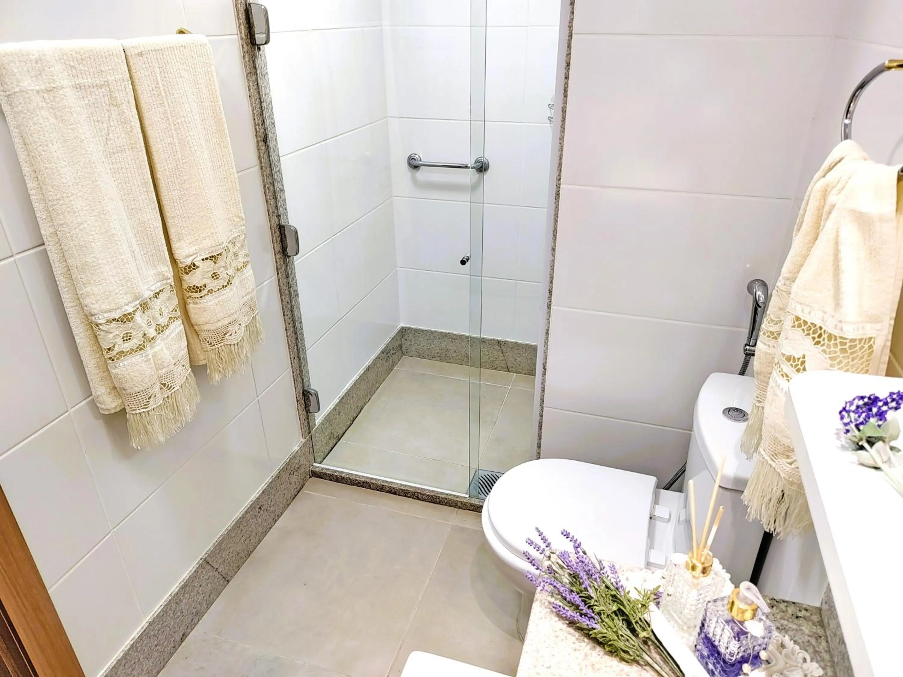 Shower in FLAT VISTA AZUL - RESIDENCIAL