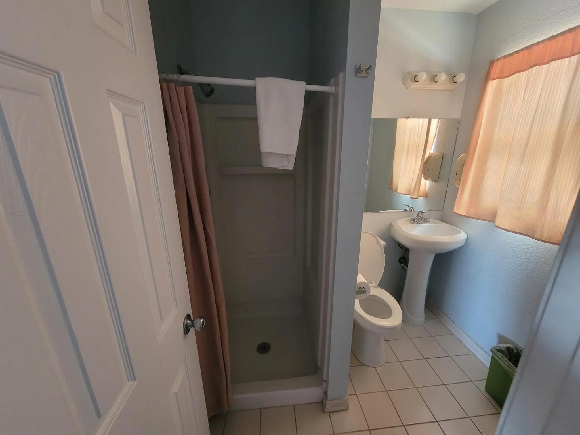 Bathroom in Heritage Budget Inn By OYO Hwy 84