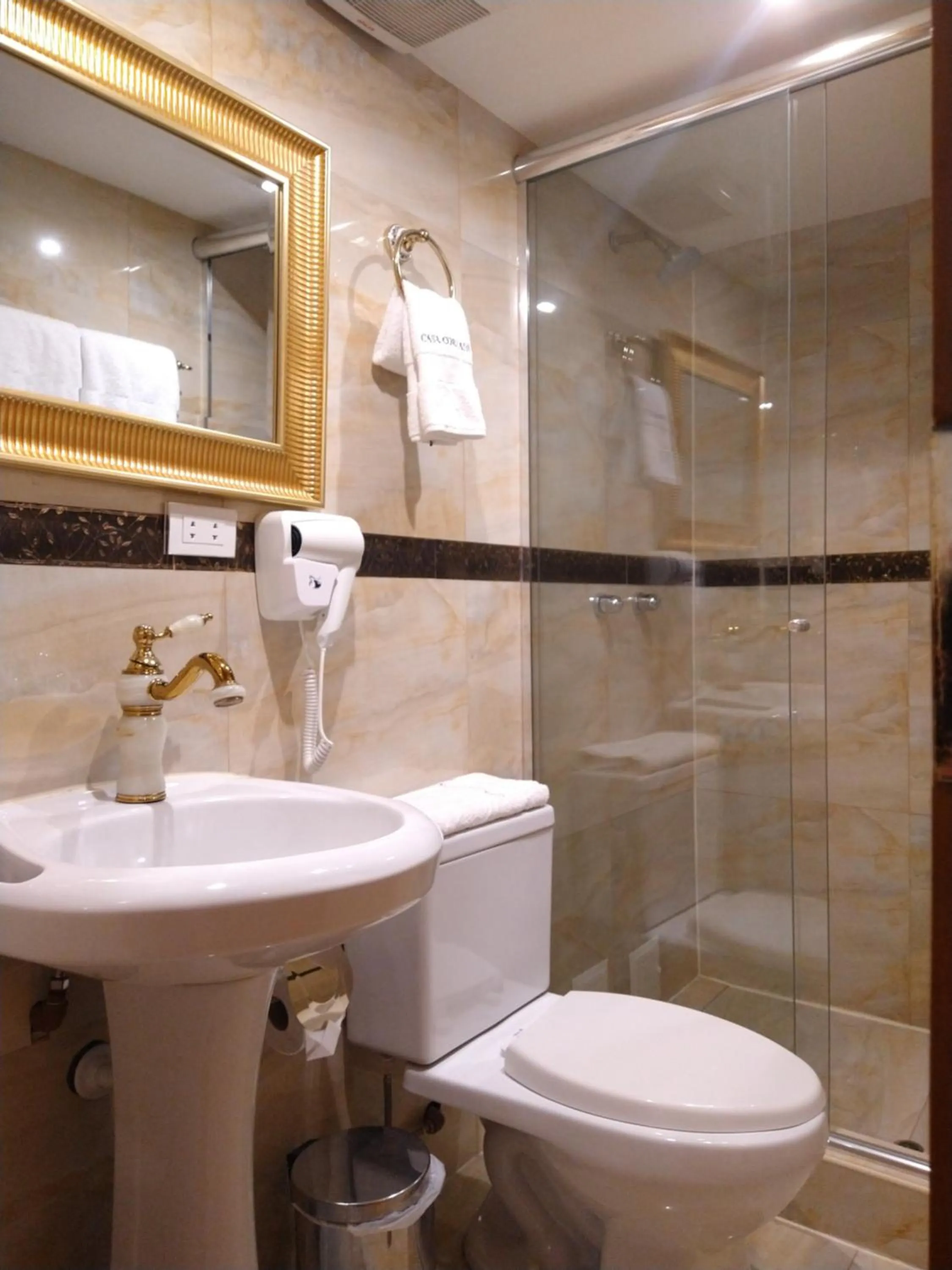 Shower in Casona Corrales Hotel Boutique