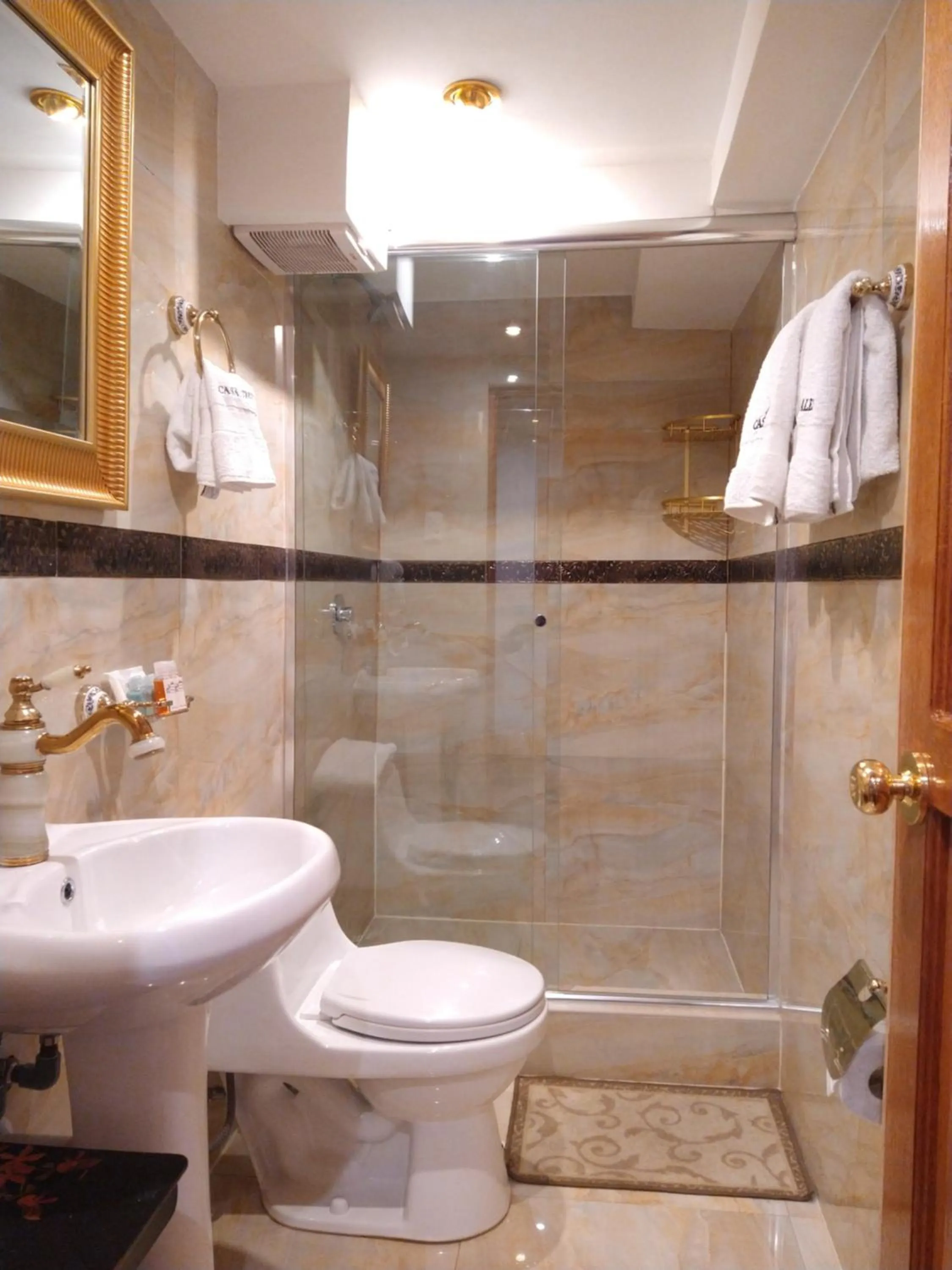Shower in Casona Corrales Hotel Boutique