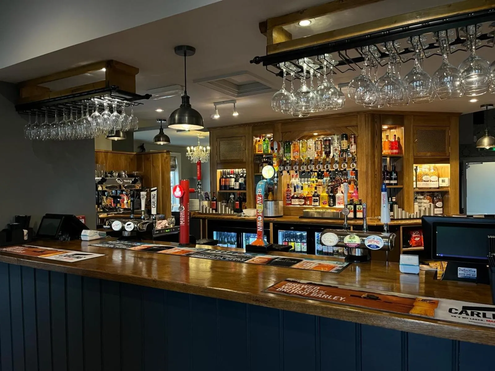 Lounge or bar in Woodberry Inn