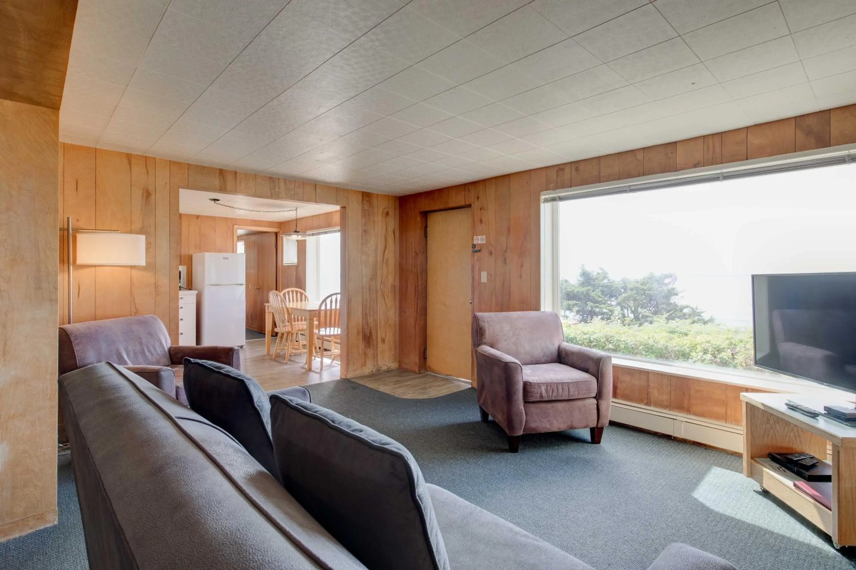 Living room in Ester Lee Oceanview Inn