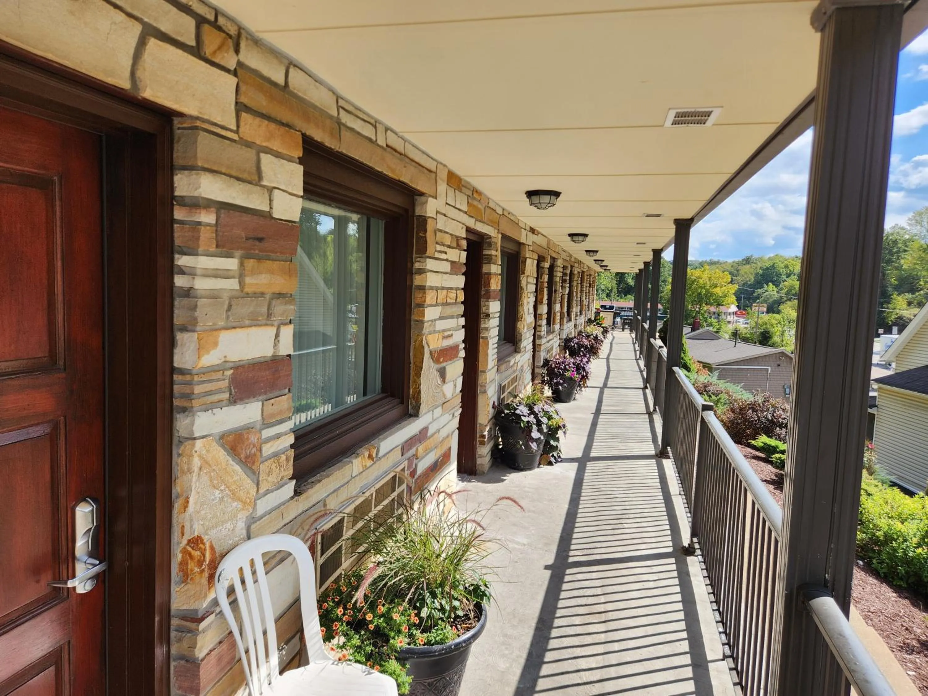 Property building in Jefferson Hills Motel