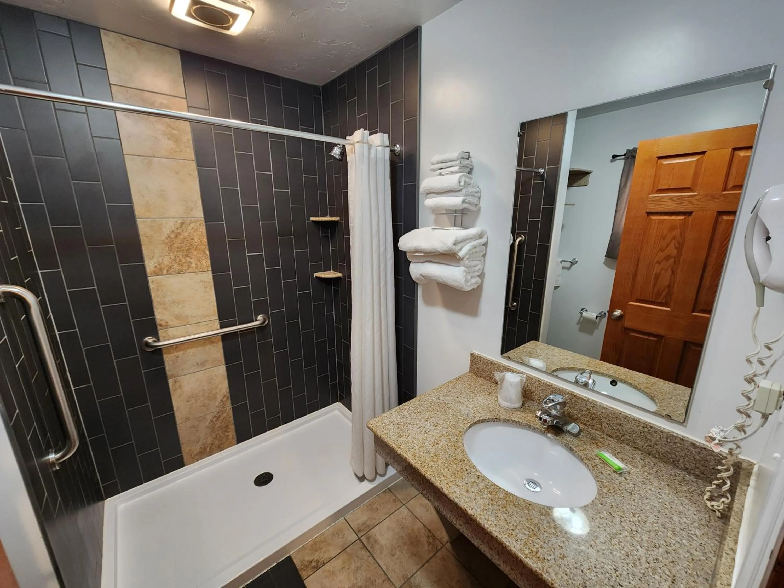 Shower in Jefferson Hills Motel