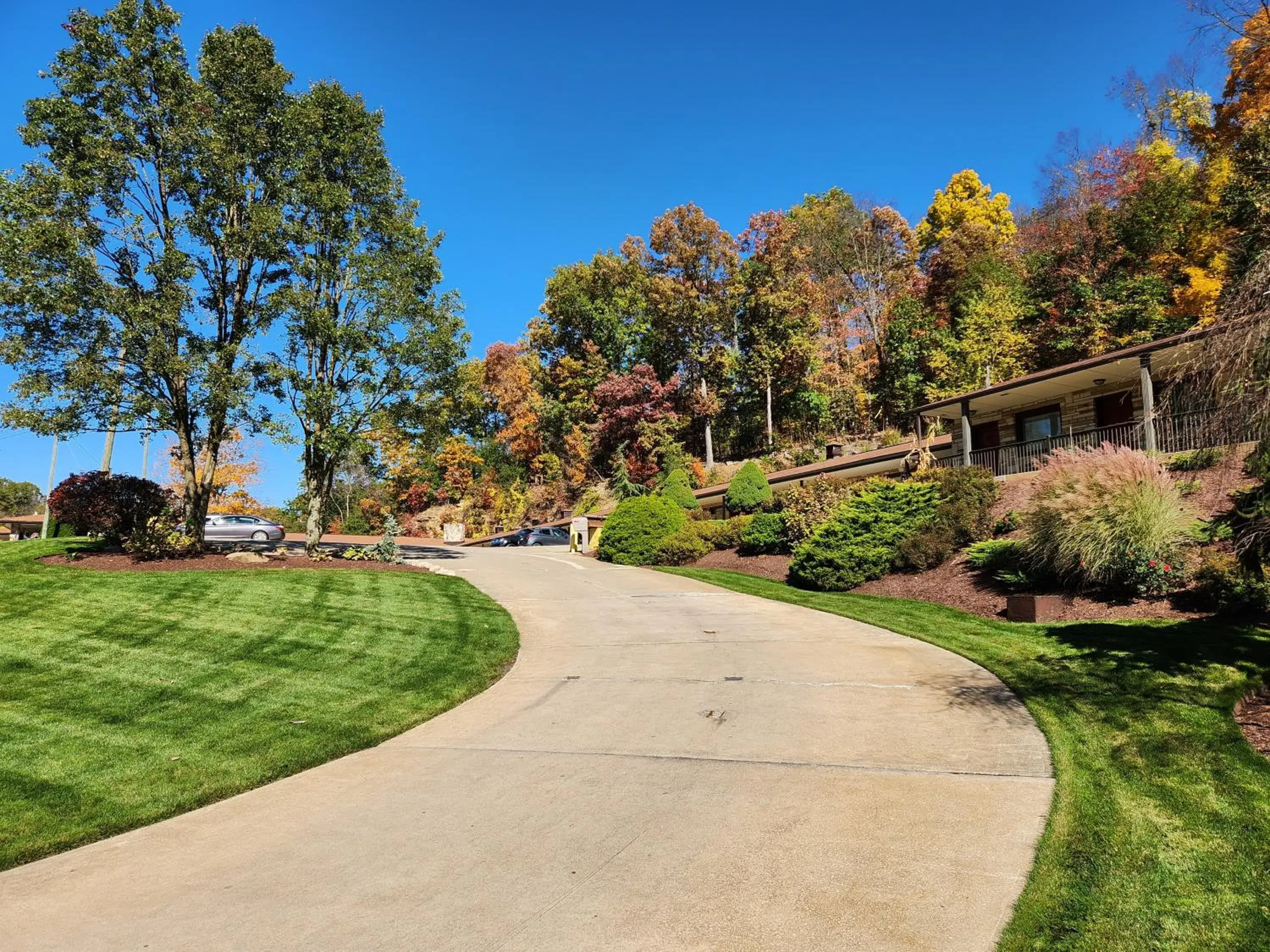 Parking in Jefferson Hills Motel Parking in Jefferson Hills Motel