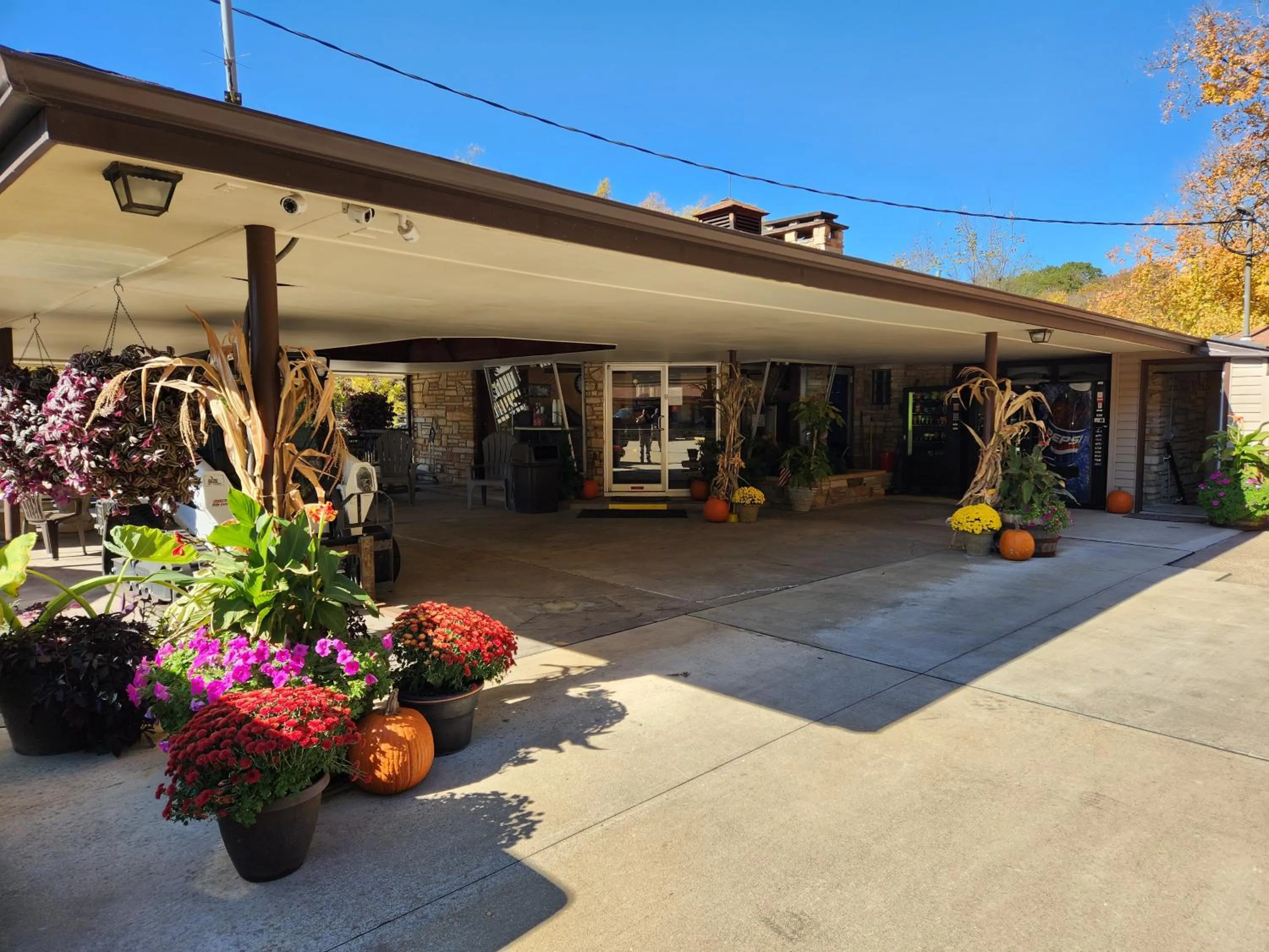 Property building in Jefferson Hills Motel