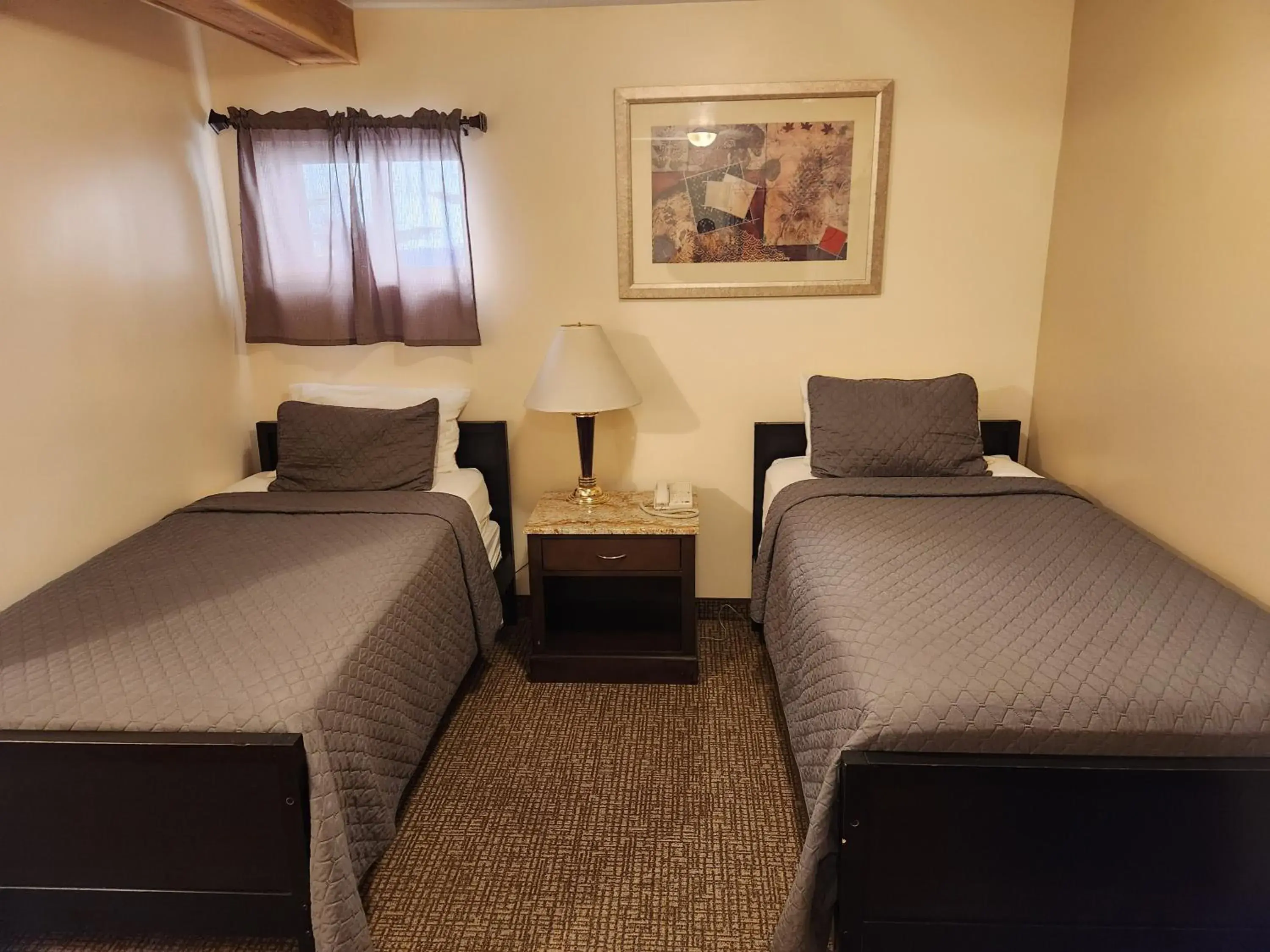 Bedroom, Bed in Jefferson Hills Motel Bedroom, Bed in Jefferson Hills Motel