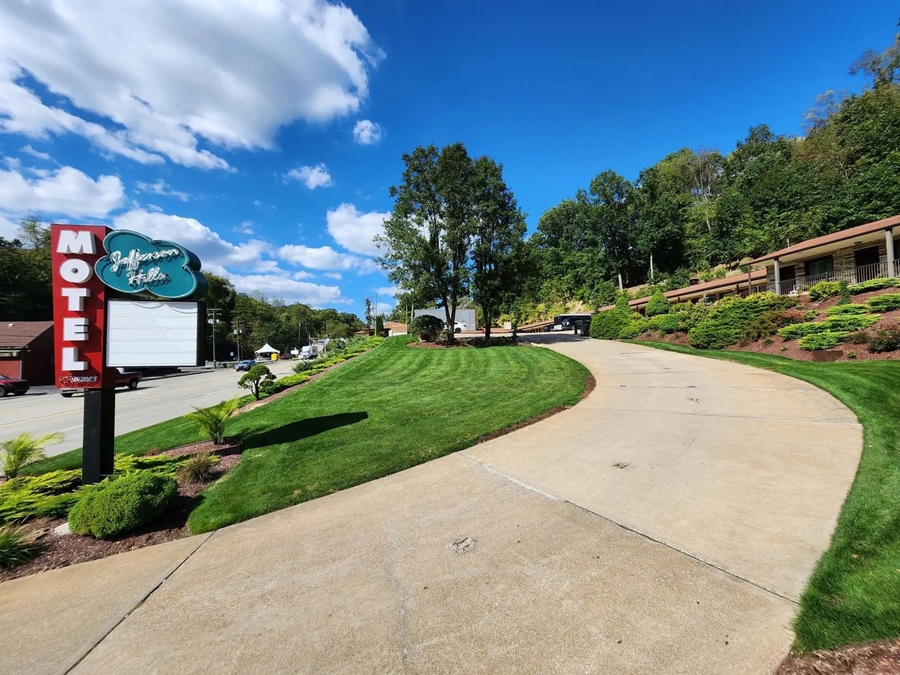 Facade/entrance in Jefferson Hills Motel Facade/entrance in Jefferson Hills Motel