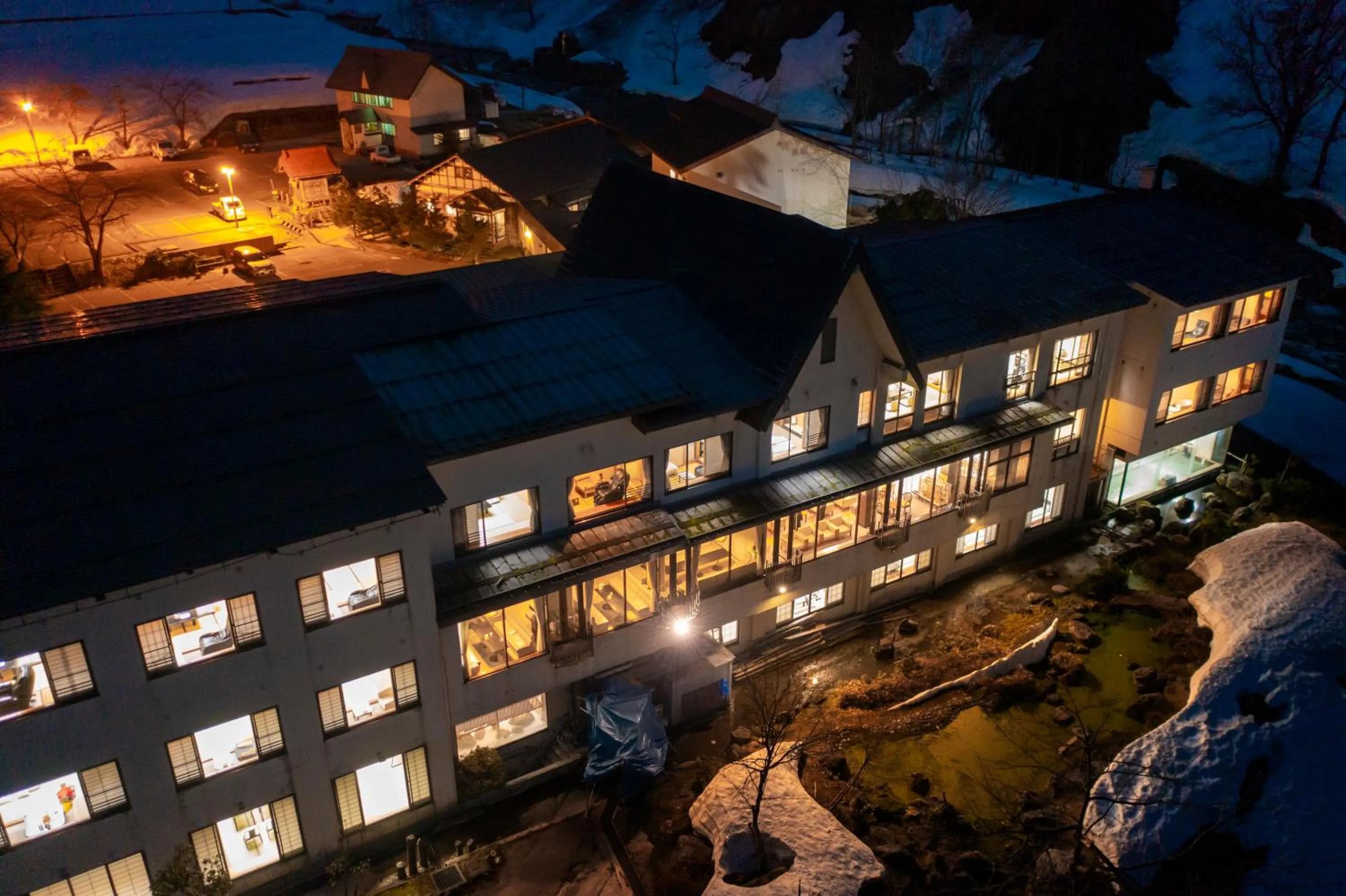 Property building in Sasakura onsen Ryuunso