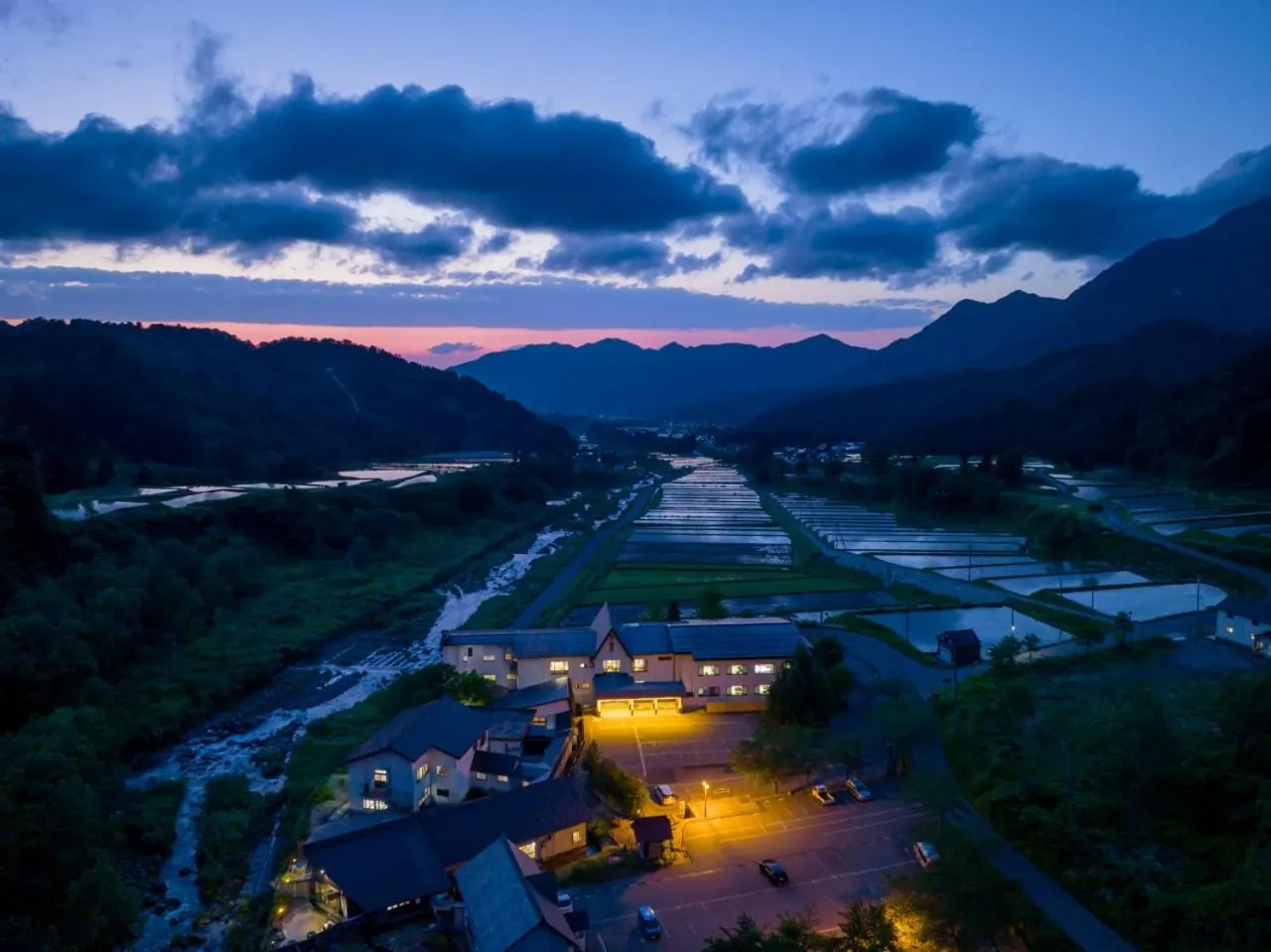 Property building in Sasakura onsen Ryuunso