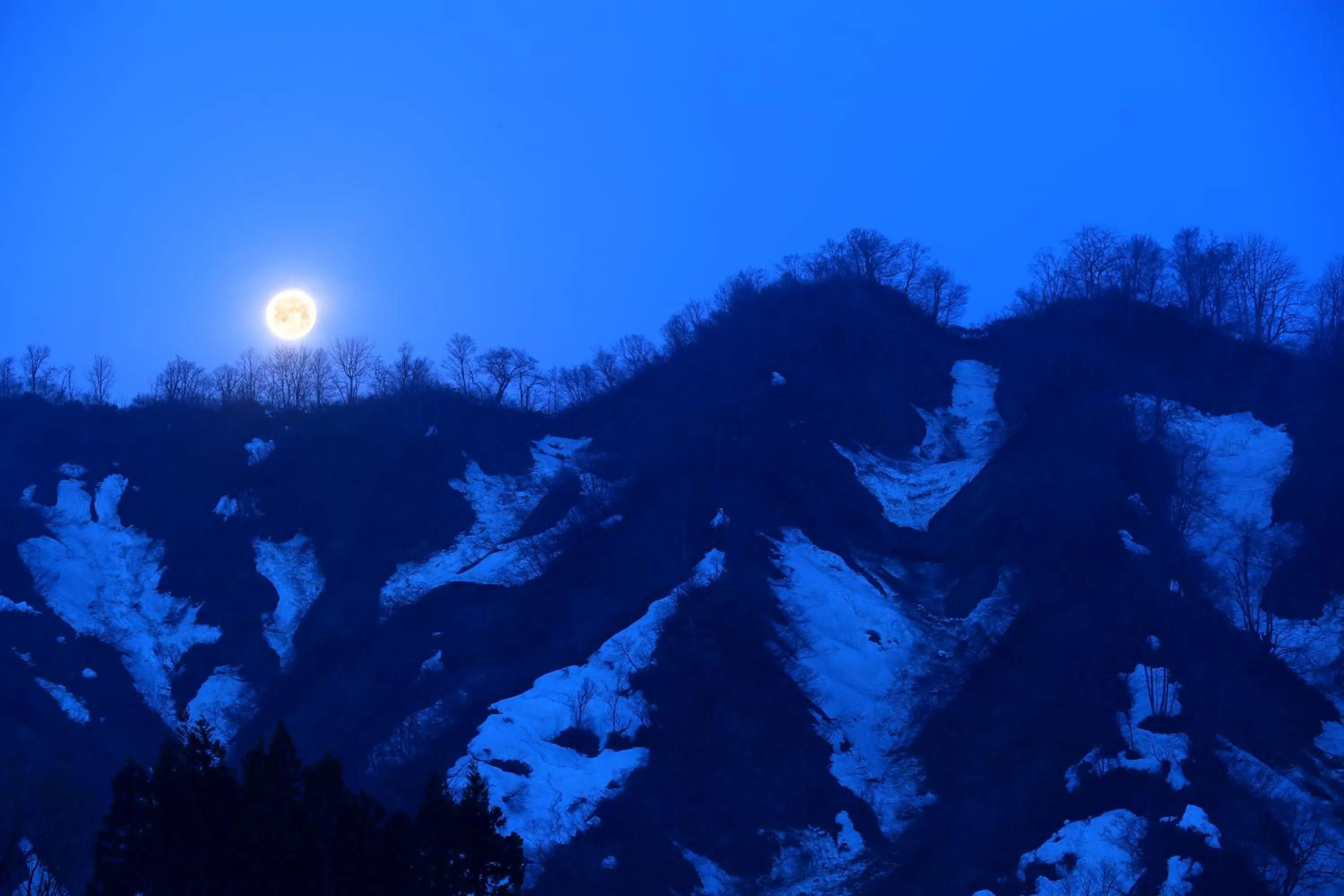 Night in Sasakura onsen Ryuunso