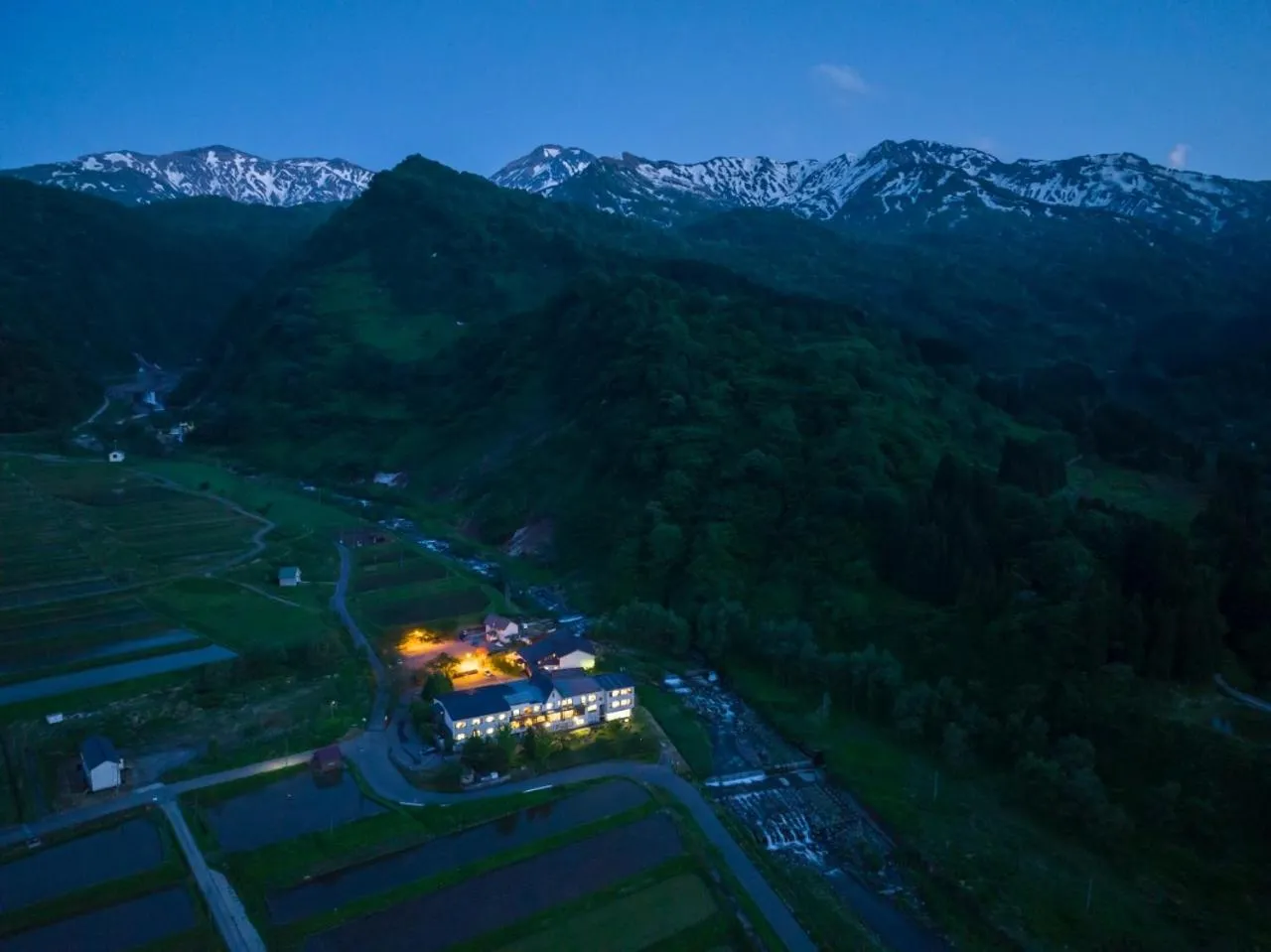 Property building in Sasakura onsen Ryuunso