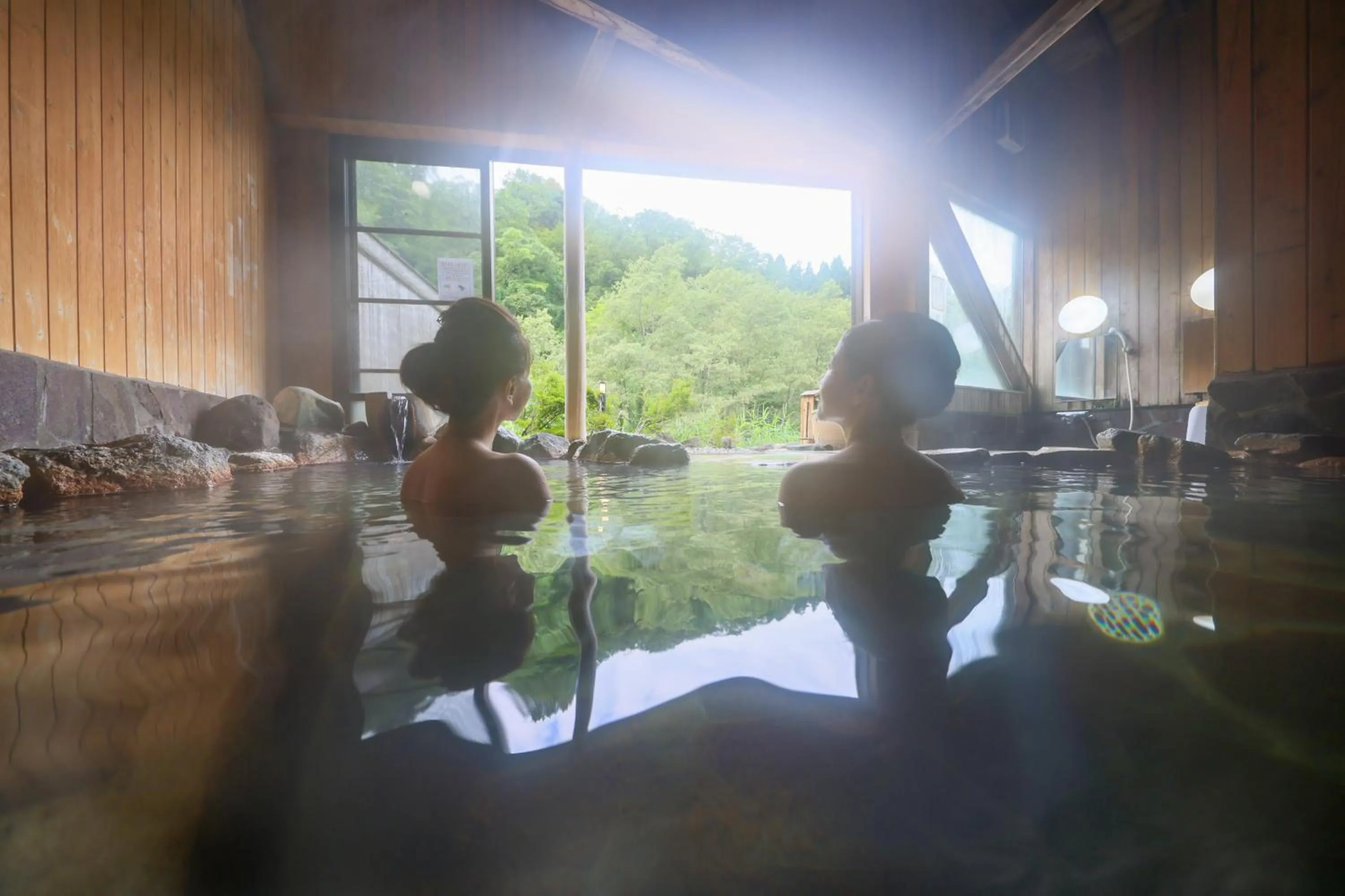 Hot Spring Bath in Sasakura onsen Ryuunso