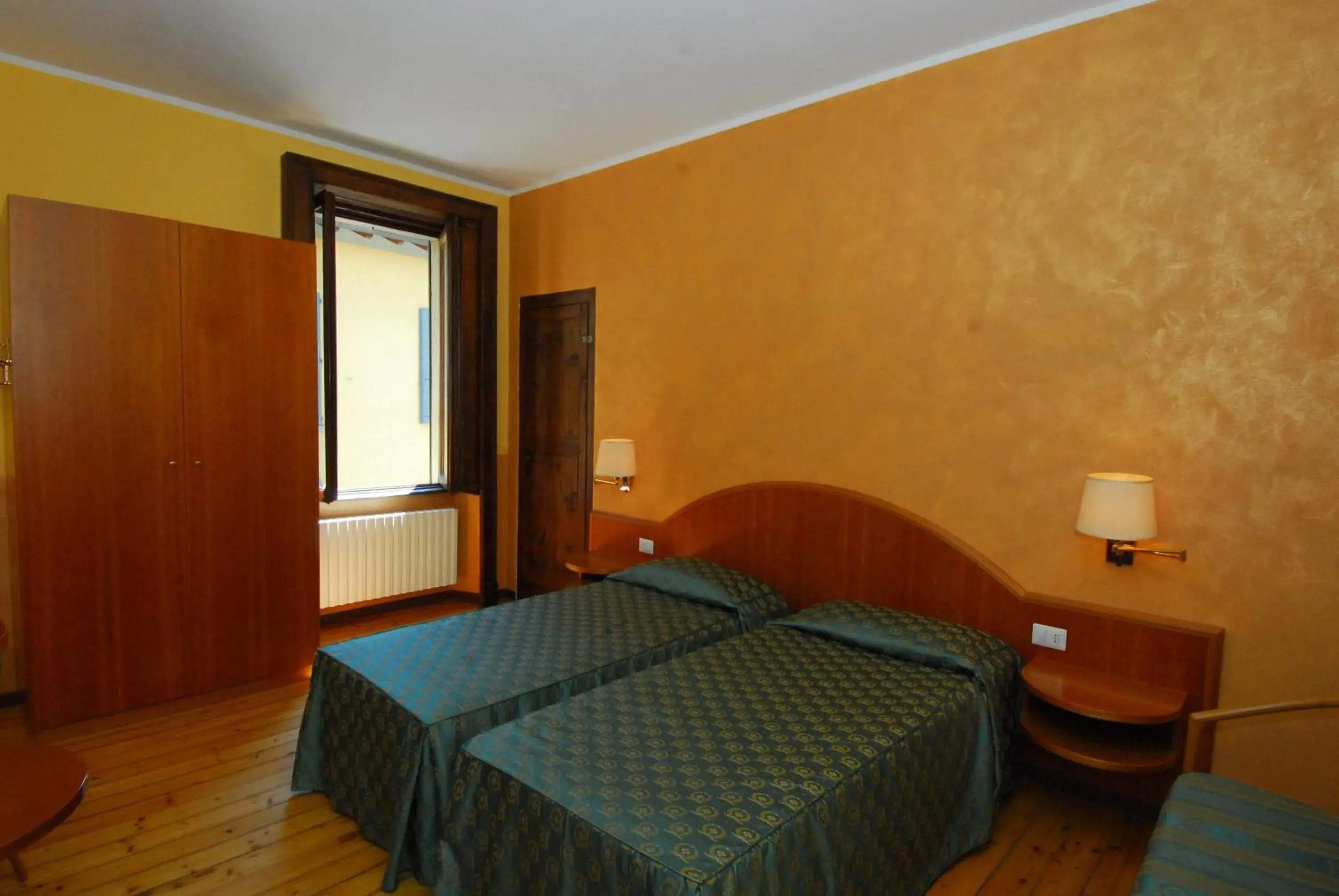Double or Twin Room with Shared Bathroom in Fiò & Giò Double or Twin Room with Shared Bathroom in Fiò & Giò